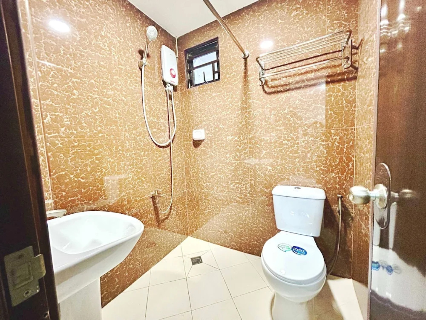 OYO 1045 Rayjan Apartelle