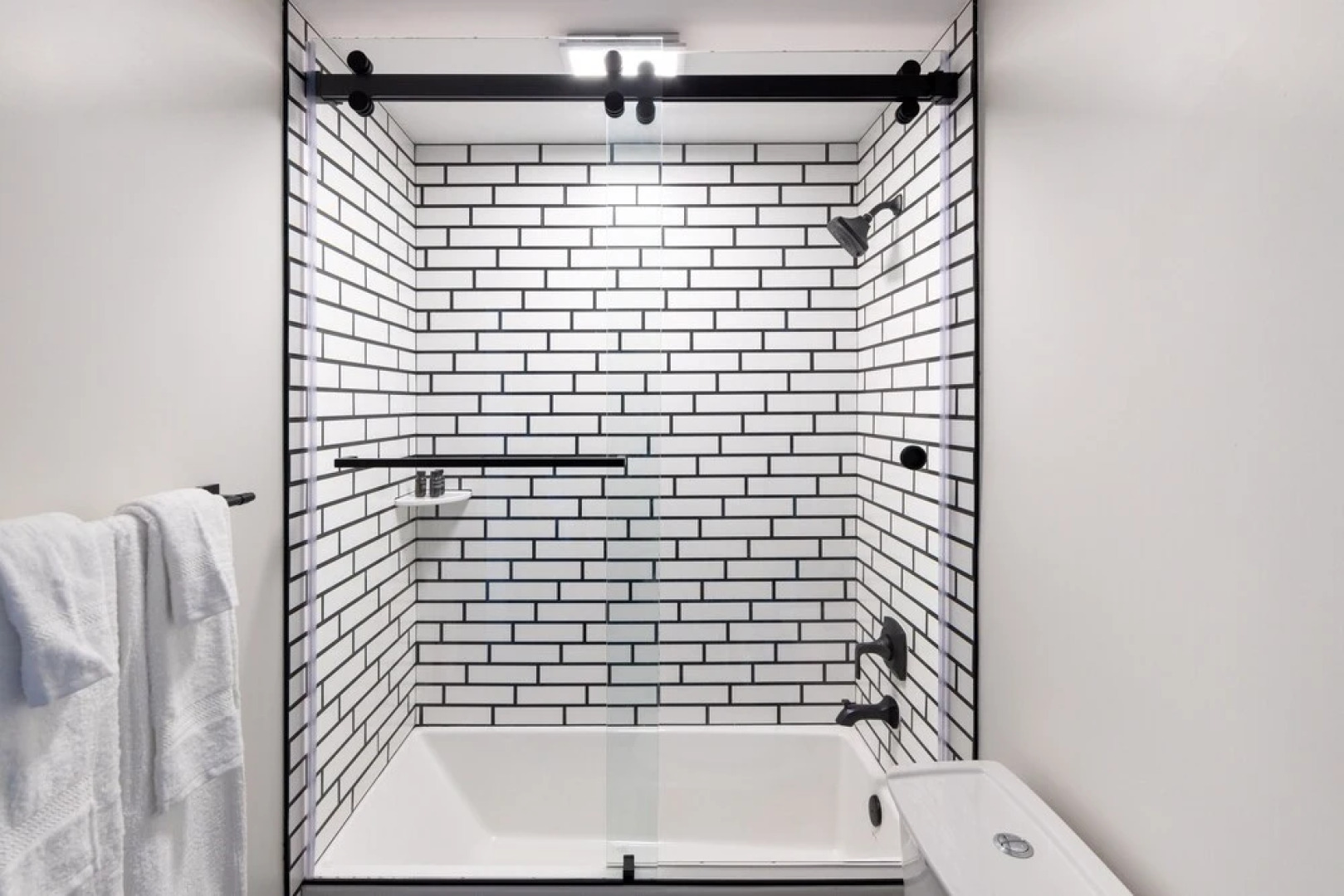 Lost Horse by Avantstay Desert Oasis w/ Mini Pool, Outdoor Entertainers Area & Huge Game Room!