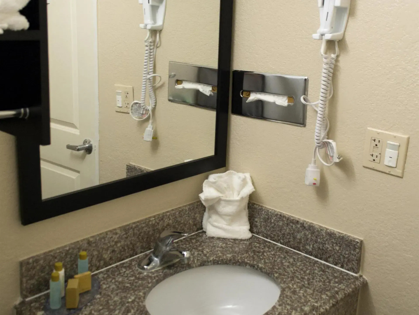 Regency inn and Suites