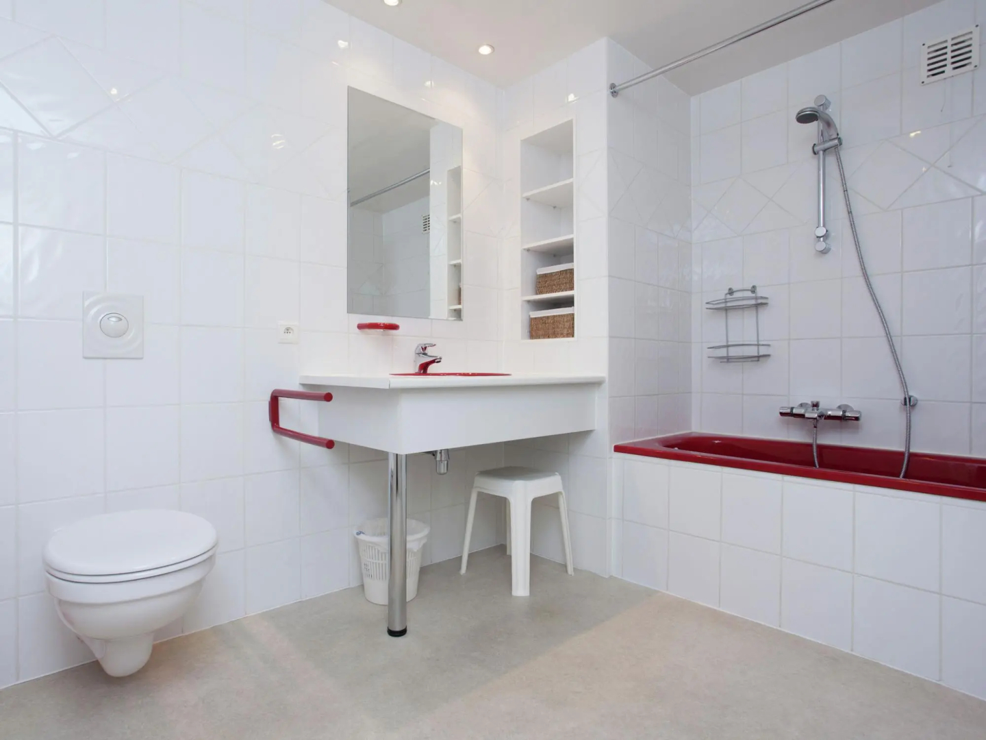 Spacious Holiday Home in Humain with Garden