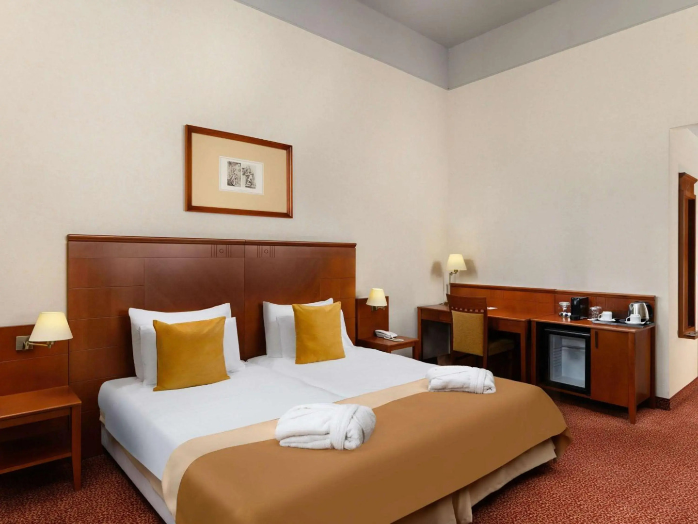 Отель Mercure Szekesfehervar Magyar Kiraly Hotel