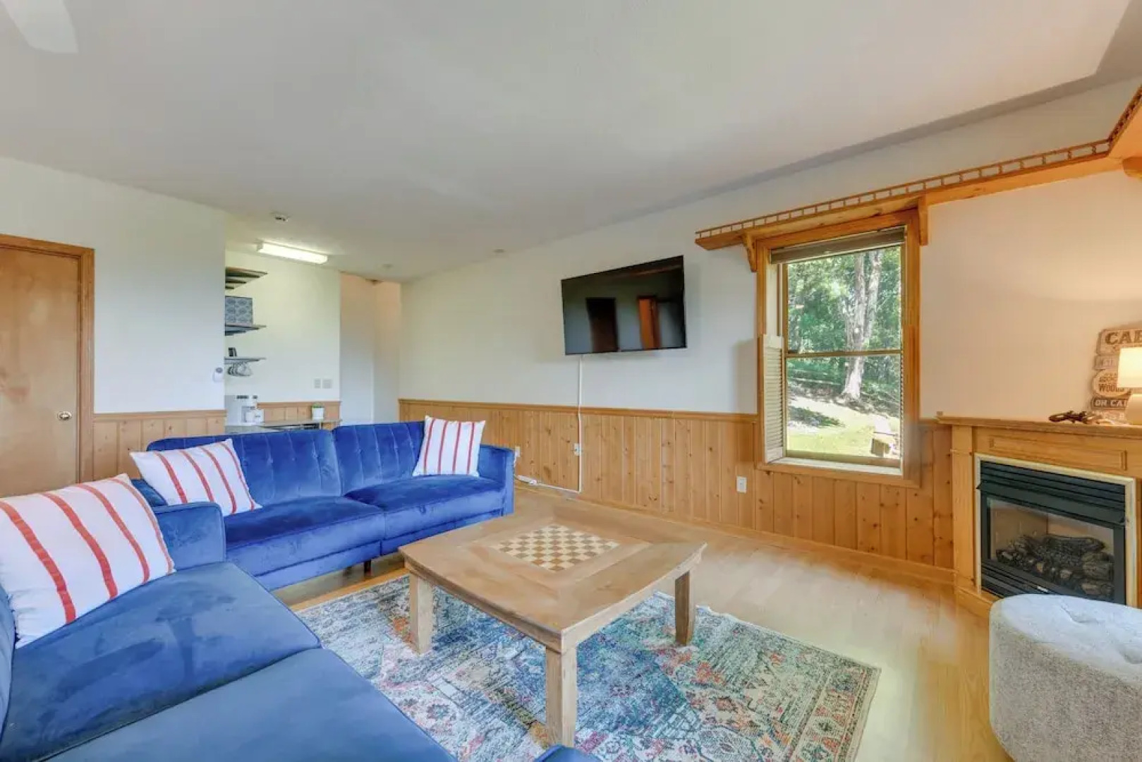 Pet-friendly Waynesville Retreat w/ Hot Tub!