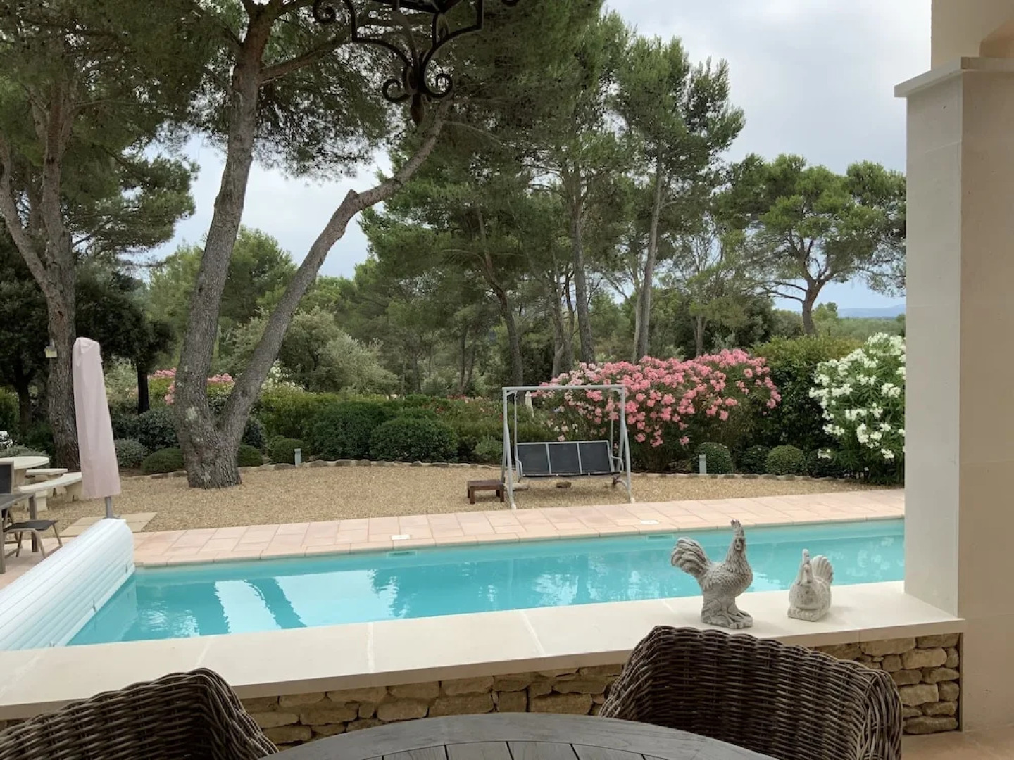 Stylish Villa With Heated Swimming Pool Close to the Lovely L'isle-sur-la-sorgue