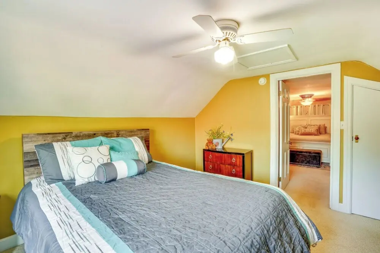 Charming Bardstown Home w/ Deck ~ 1 Mi to Downtown