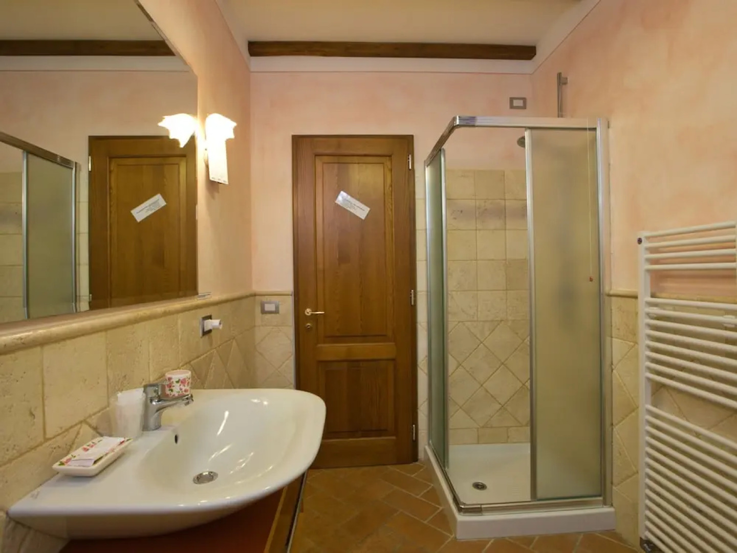 Rustic Retreat With Pool