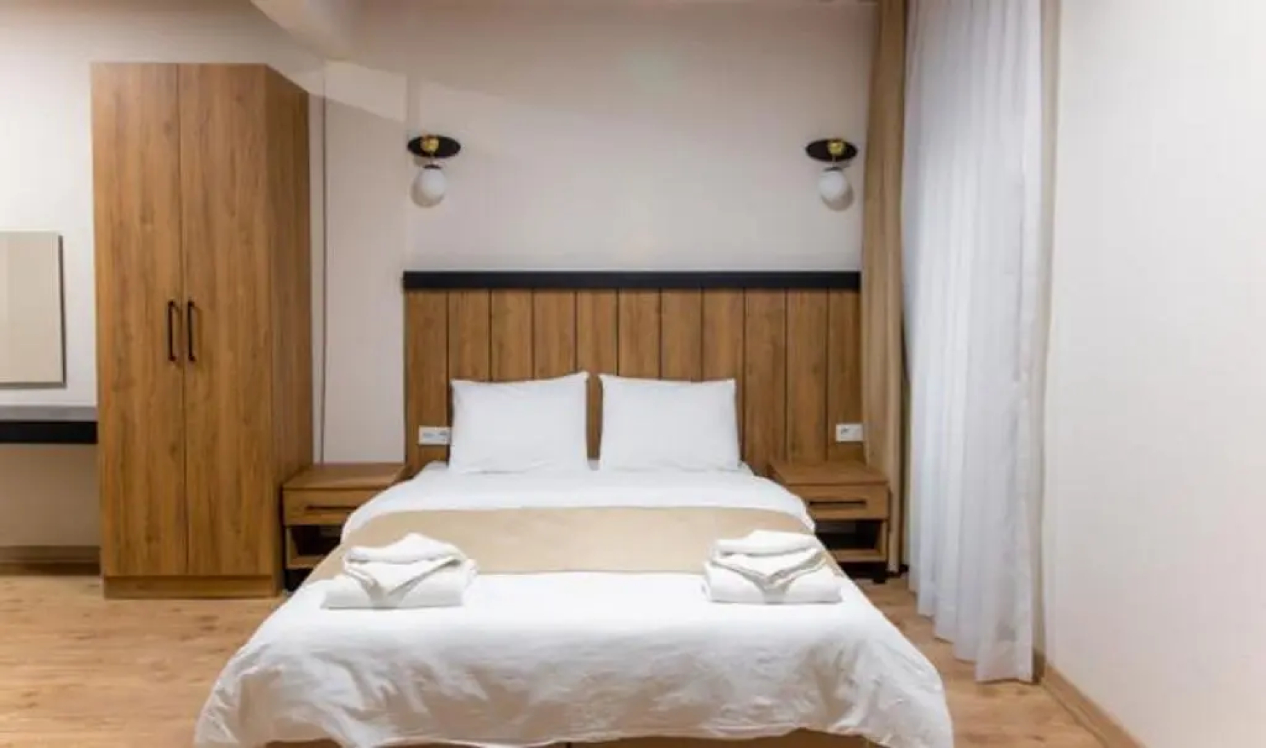 La Pera Suites