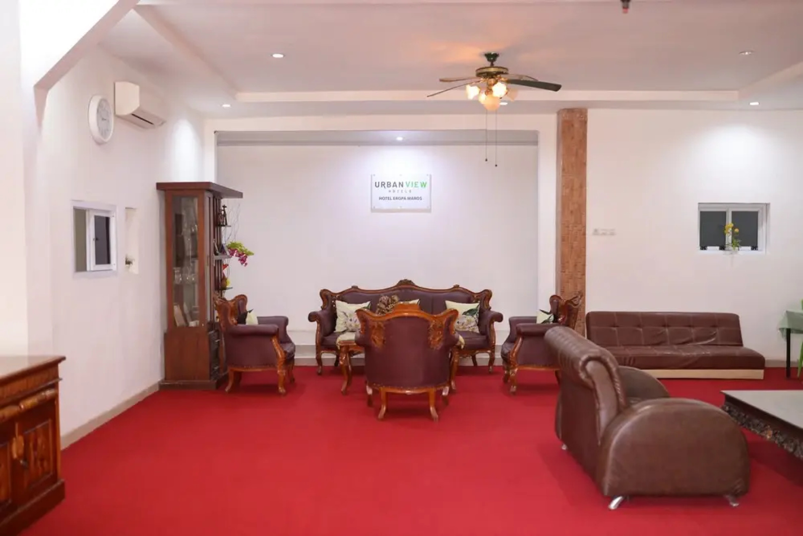 Urbanview Hotel Eropa Maros near Sultan Hasanuddin Airport by RedDoorz