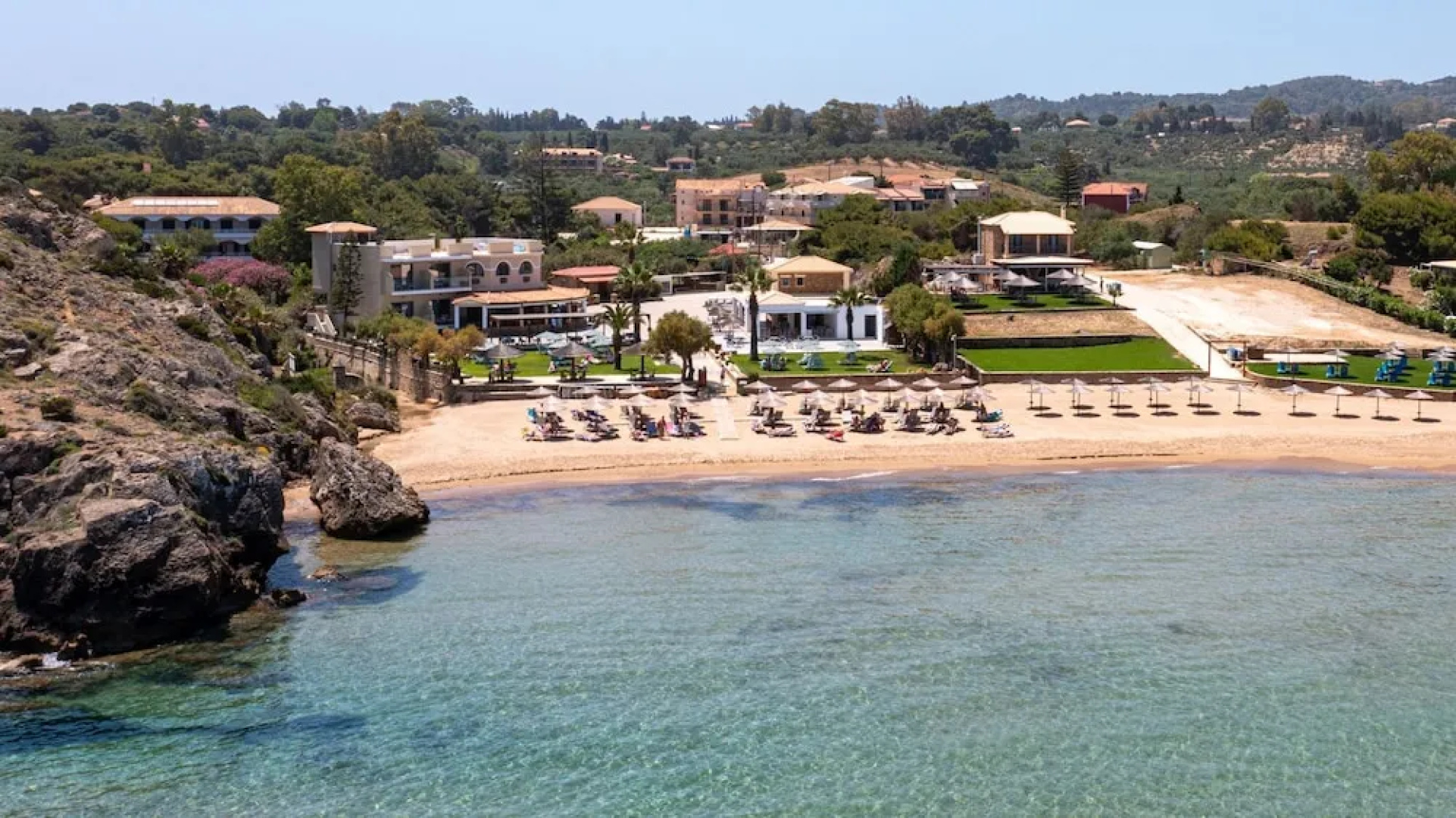 Plaka Beach Resort