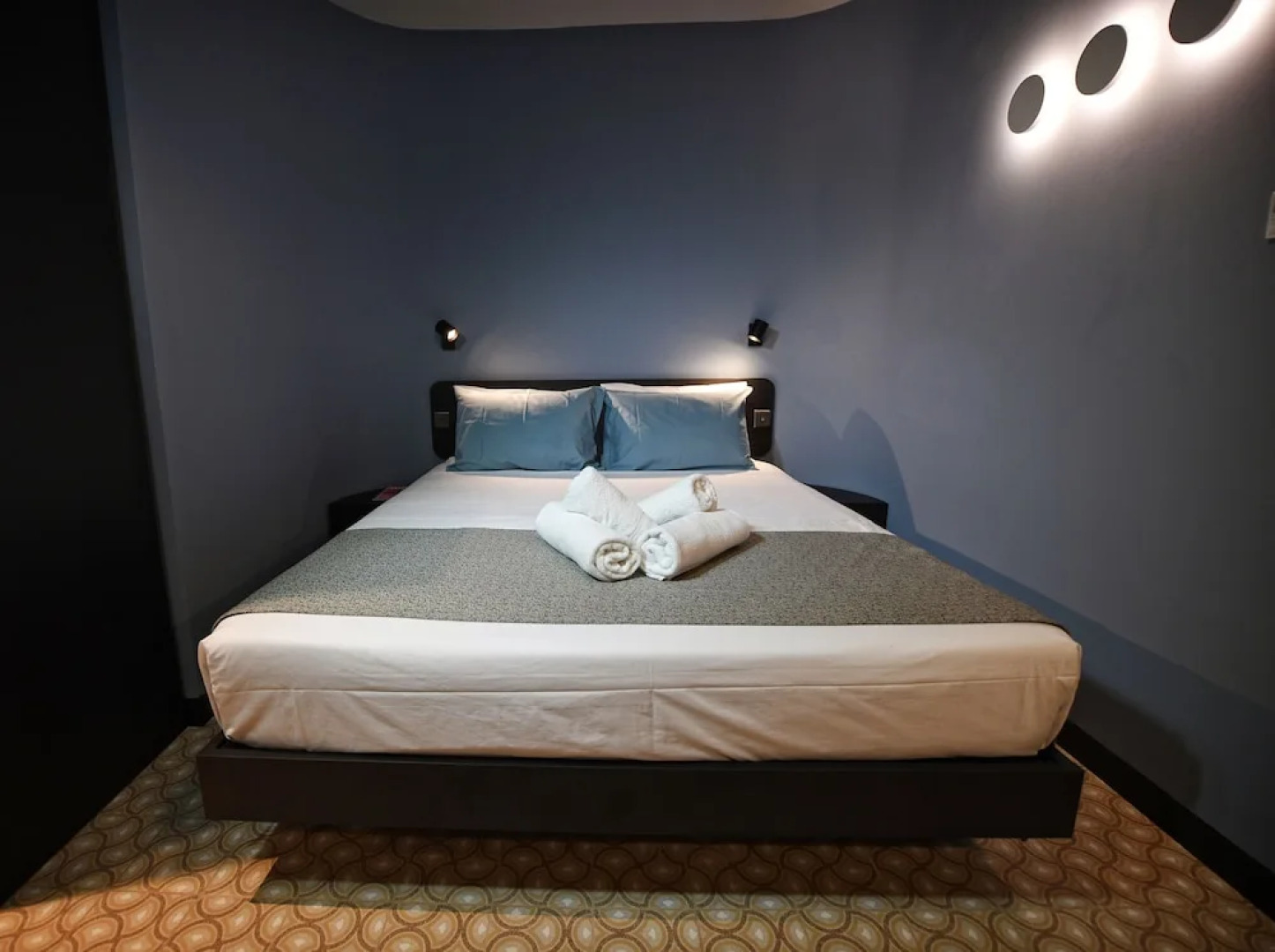 Victoria by Petit Chic