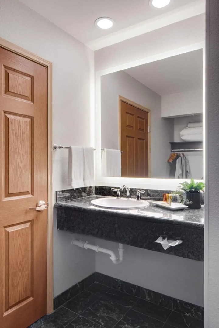 Ayres Suites Mission Viejo – Lake Forest