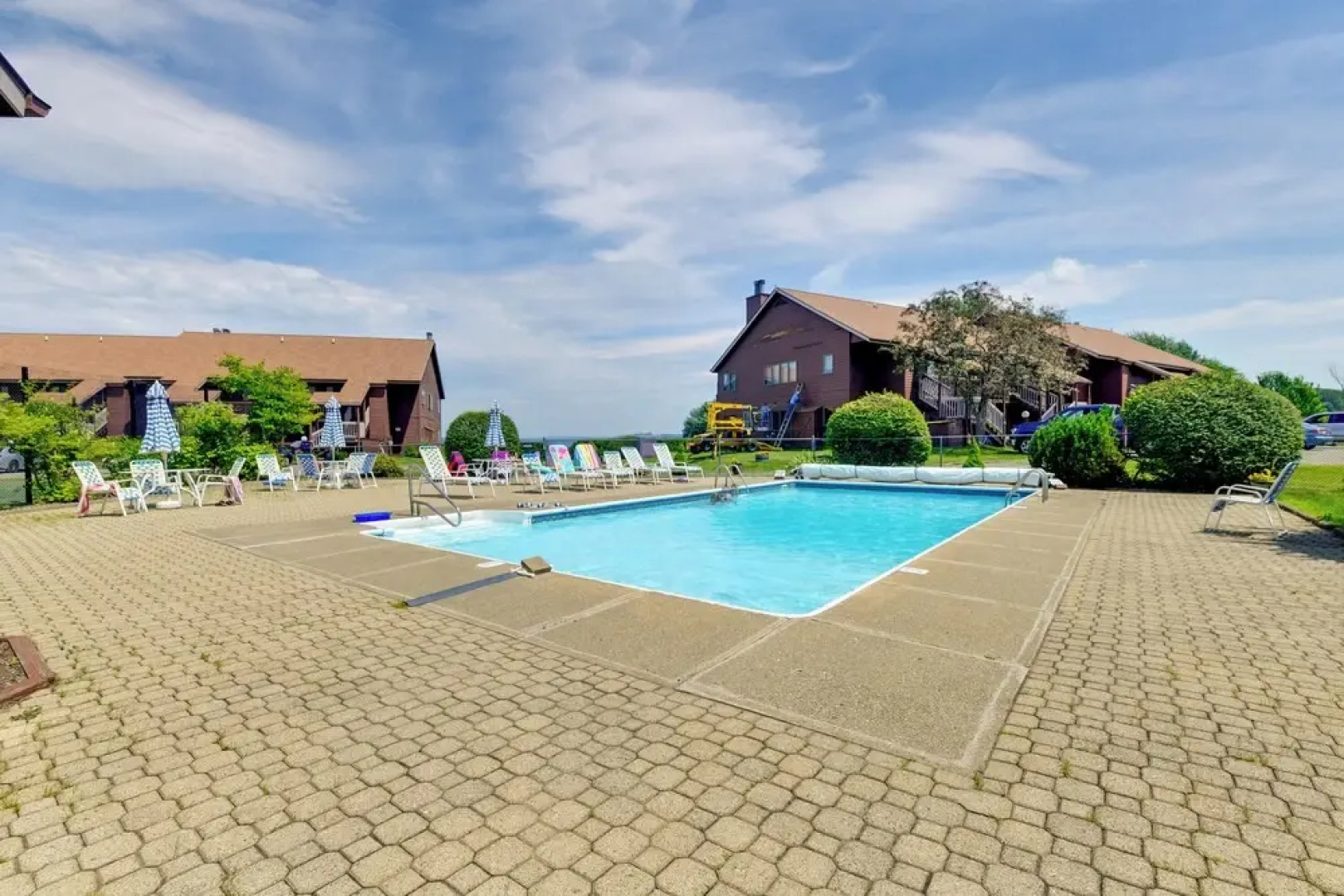 Pool Access: Waterfront Lake Memphremagog Condo!