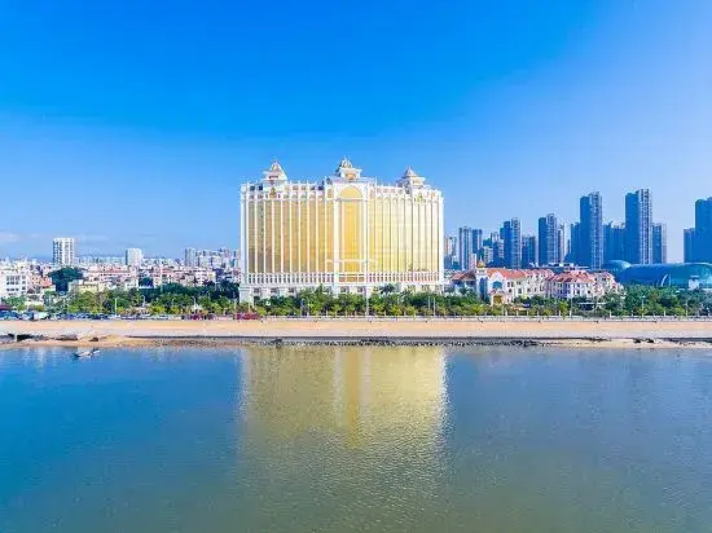 Royal Seaside Hotel and Hot Springs Xiamen
