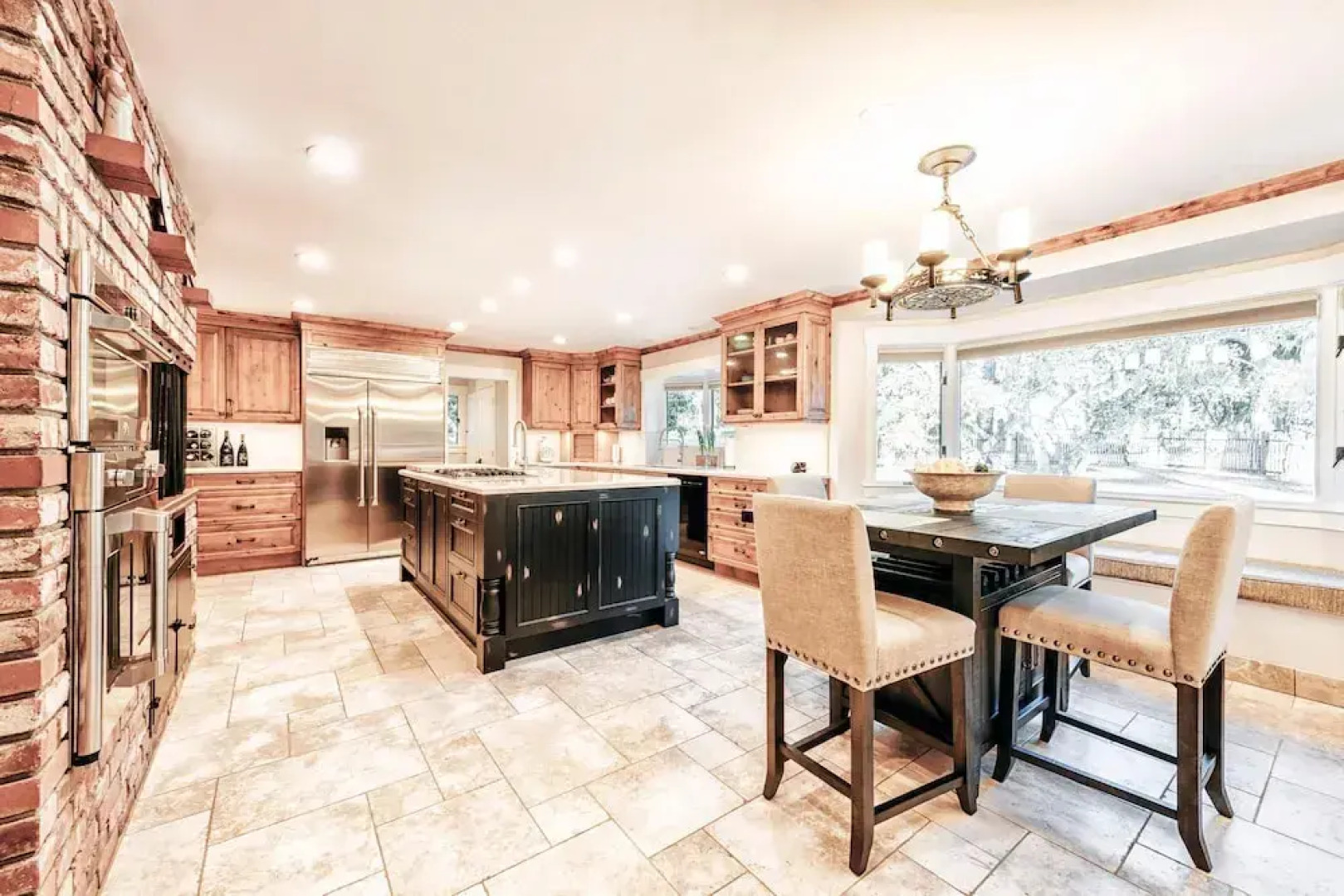 Lx47: Pebble Garden Retreat Home With Modern Kitchen