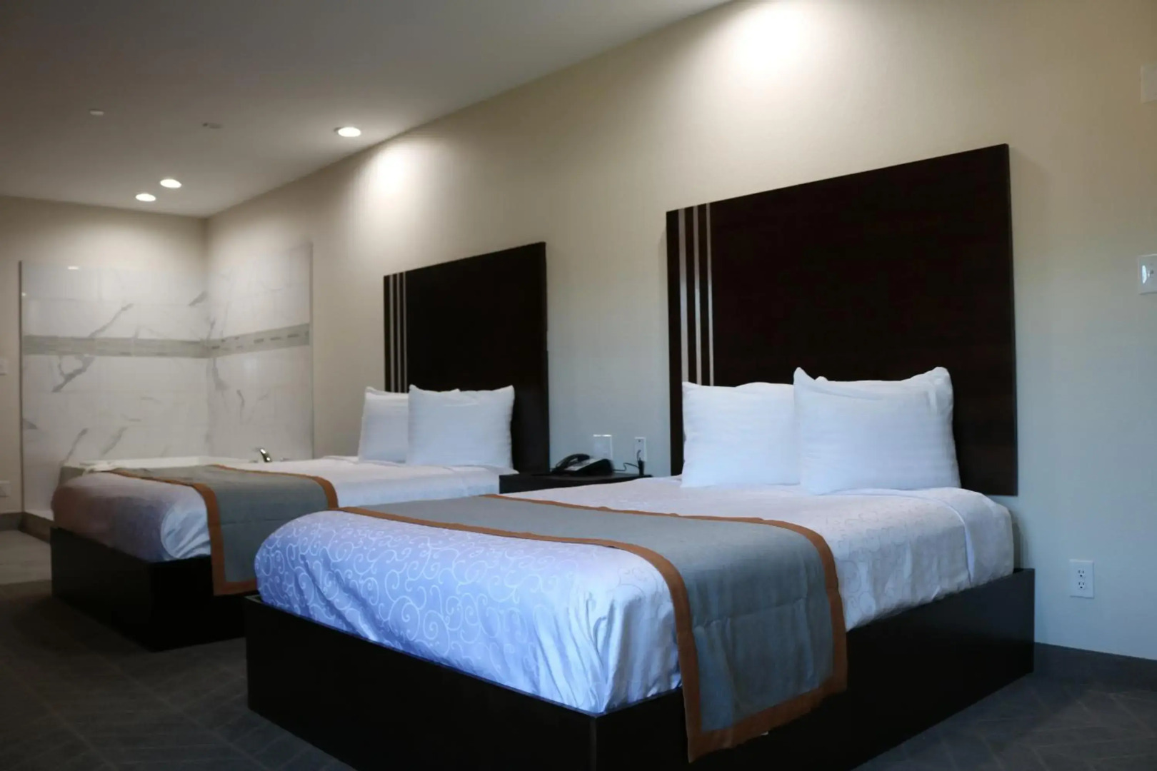 Scottish Inn & Suites - IAH Airport