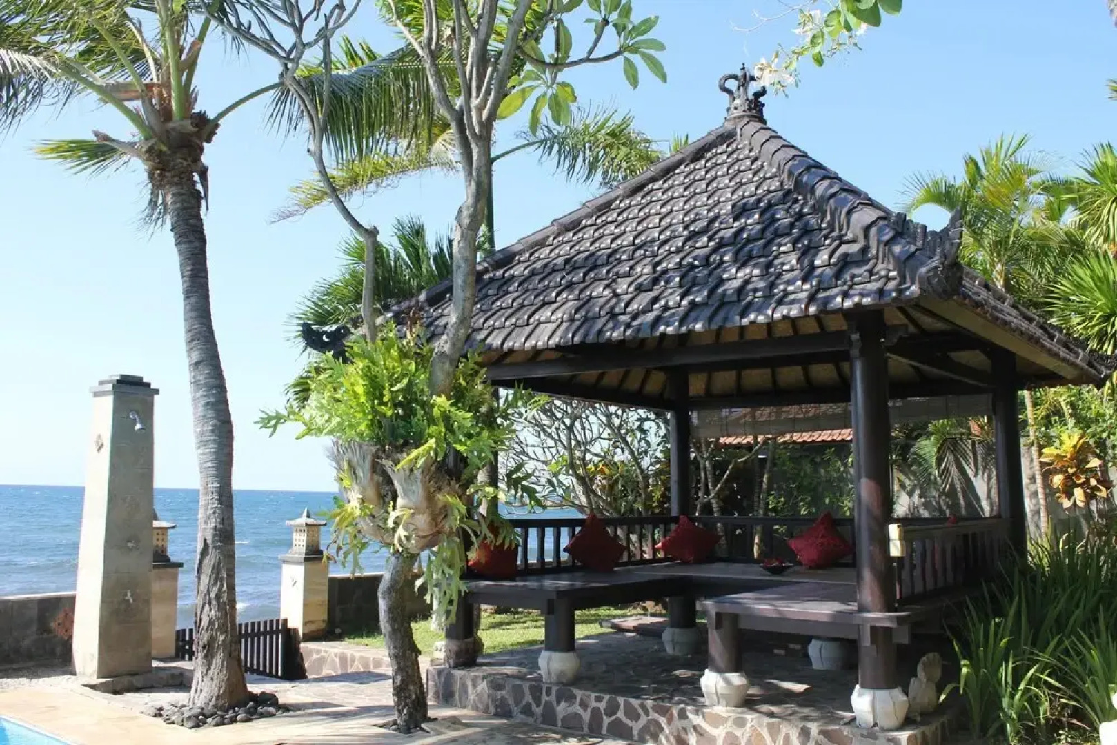 The Ning Beach & Villa