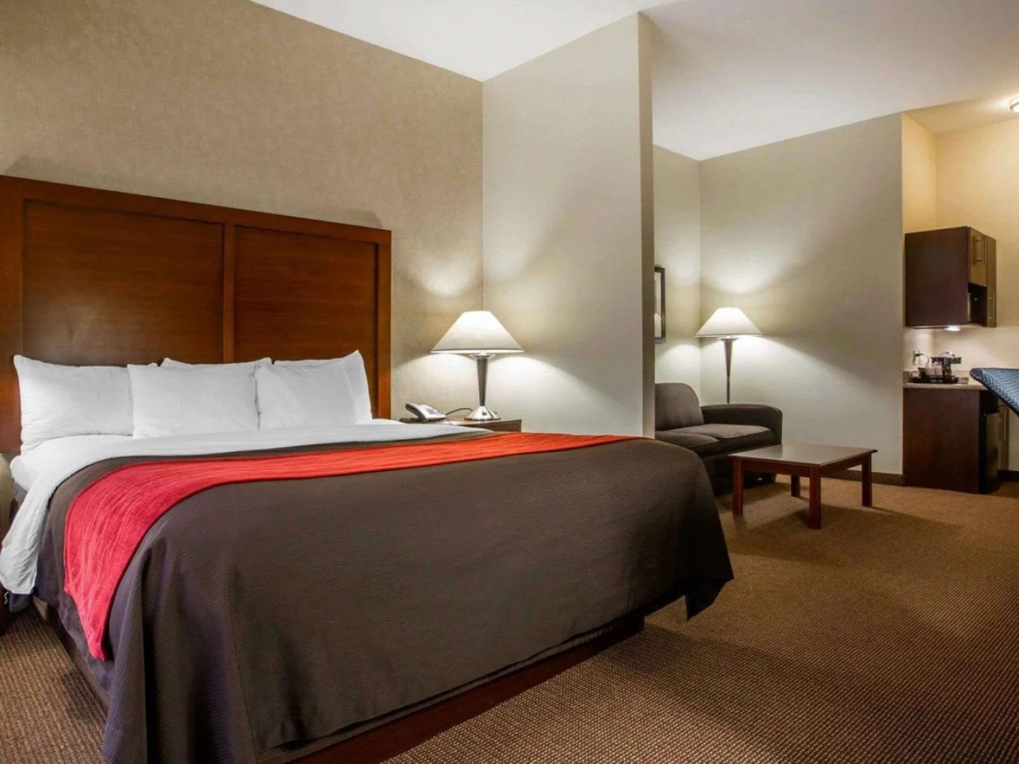 Comfort Inn & Suites adj to Akwesasne Mohawk Casino