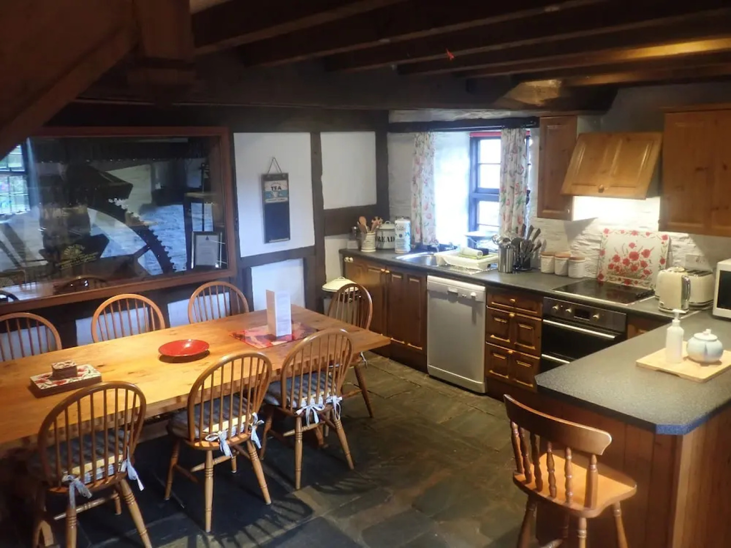 Beautiful 15th Century Watermill - Lovely Location