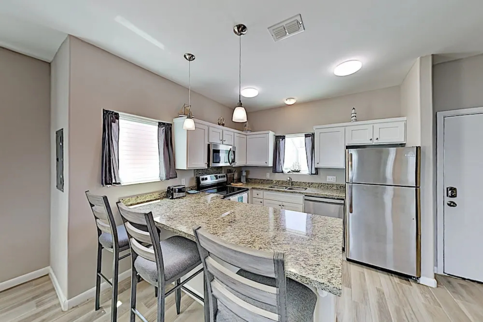 Stylish Las Joyas W/ Pool, Pier & Palapa 2 Bedroom Home