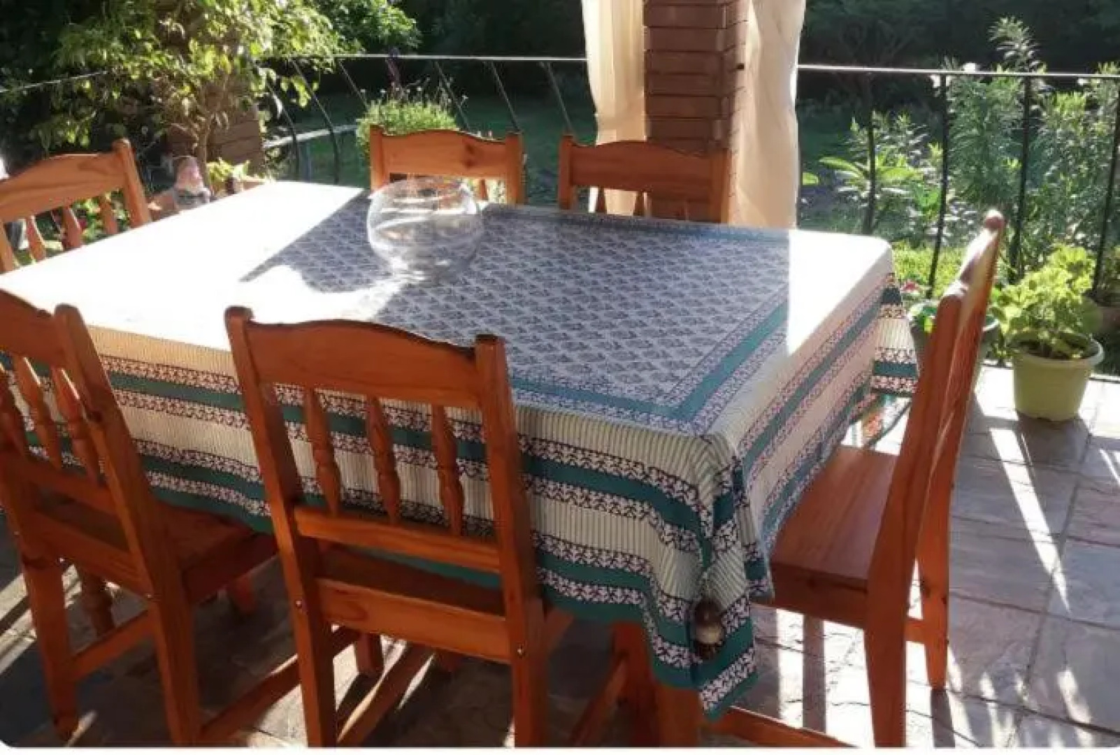 Comfy home-tropical garden & 5 min walk to beach