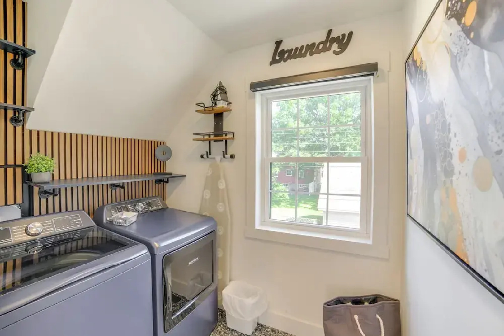 Walk to Waterfront: Michigan Retreat w/ Game Room