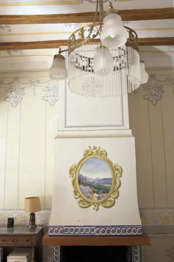 Room-orange Room Your Refuge of Tranqu