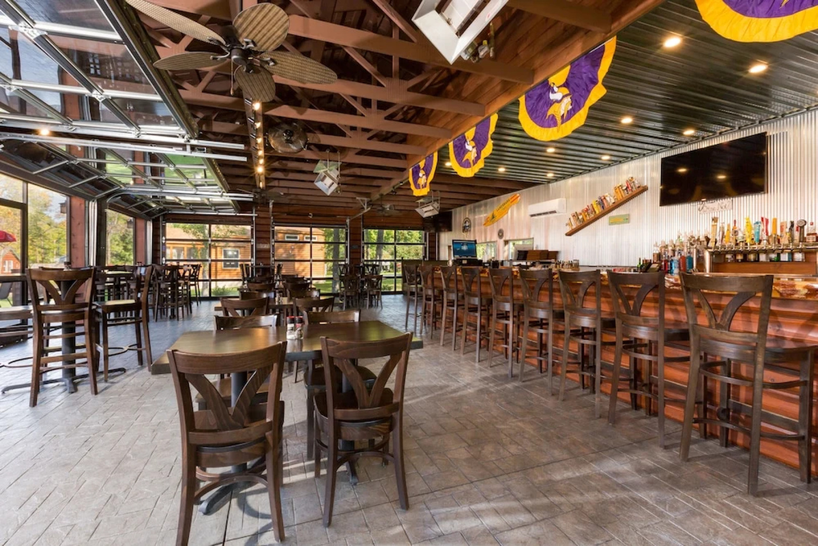 Appeldoorn's Sunset Bay Resort