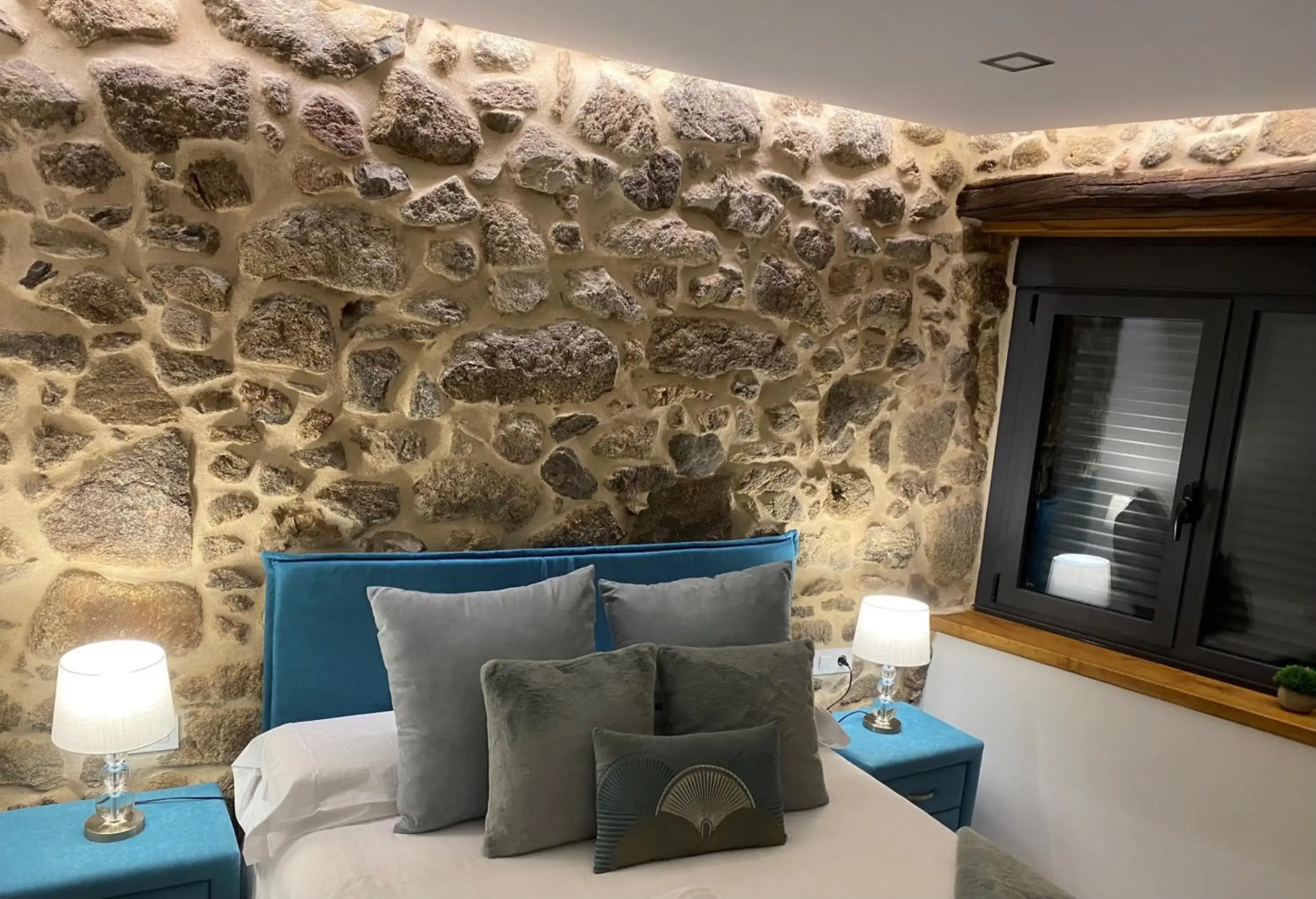 As Penedas, Casa dos Arcos