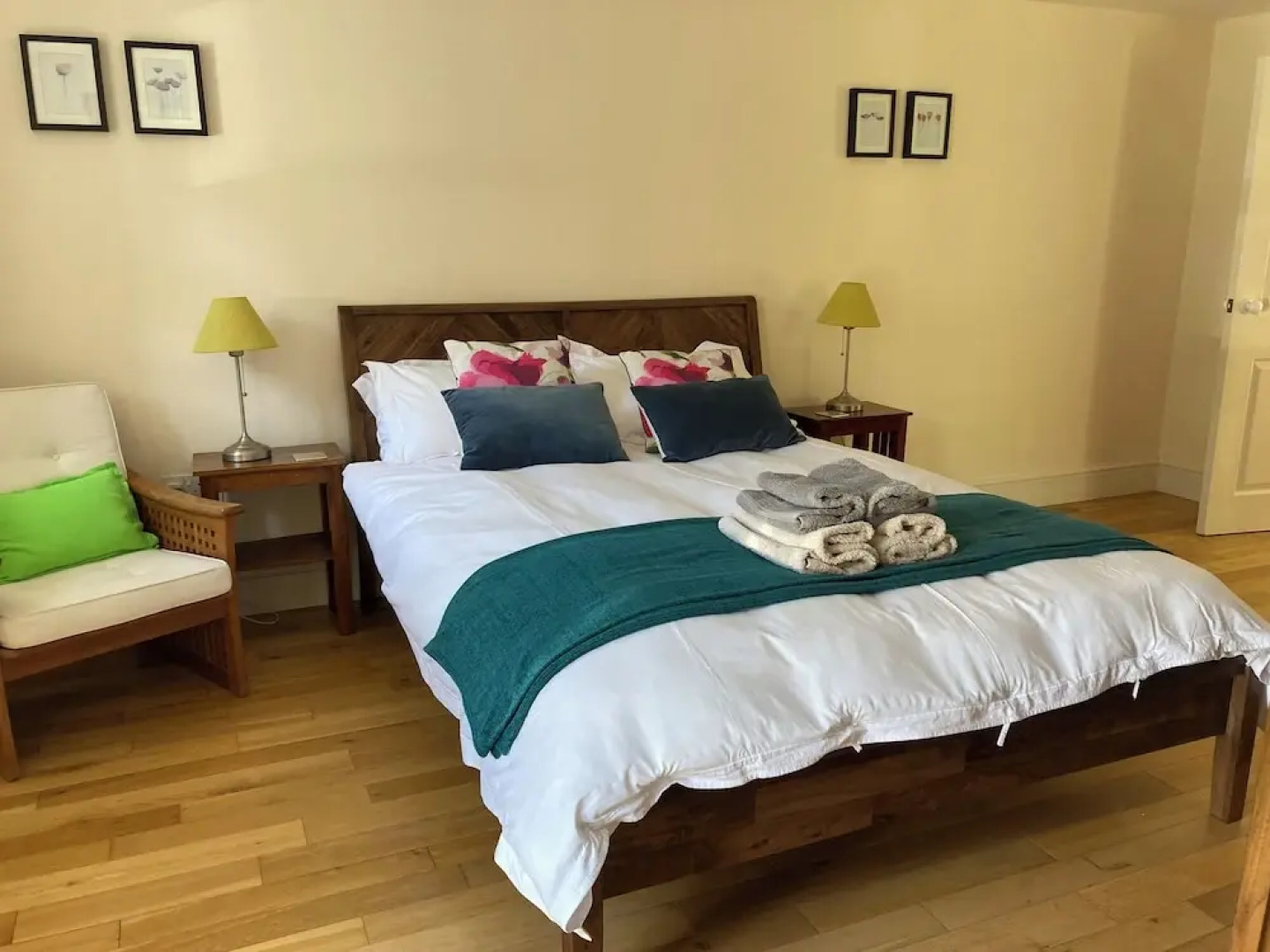 Glanhenwye Courtyard Cottages