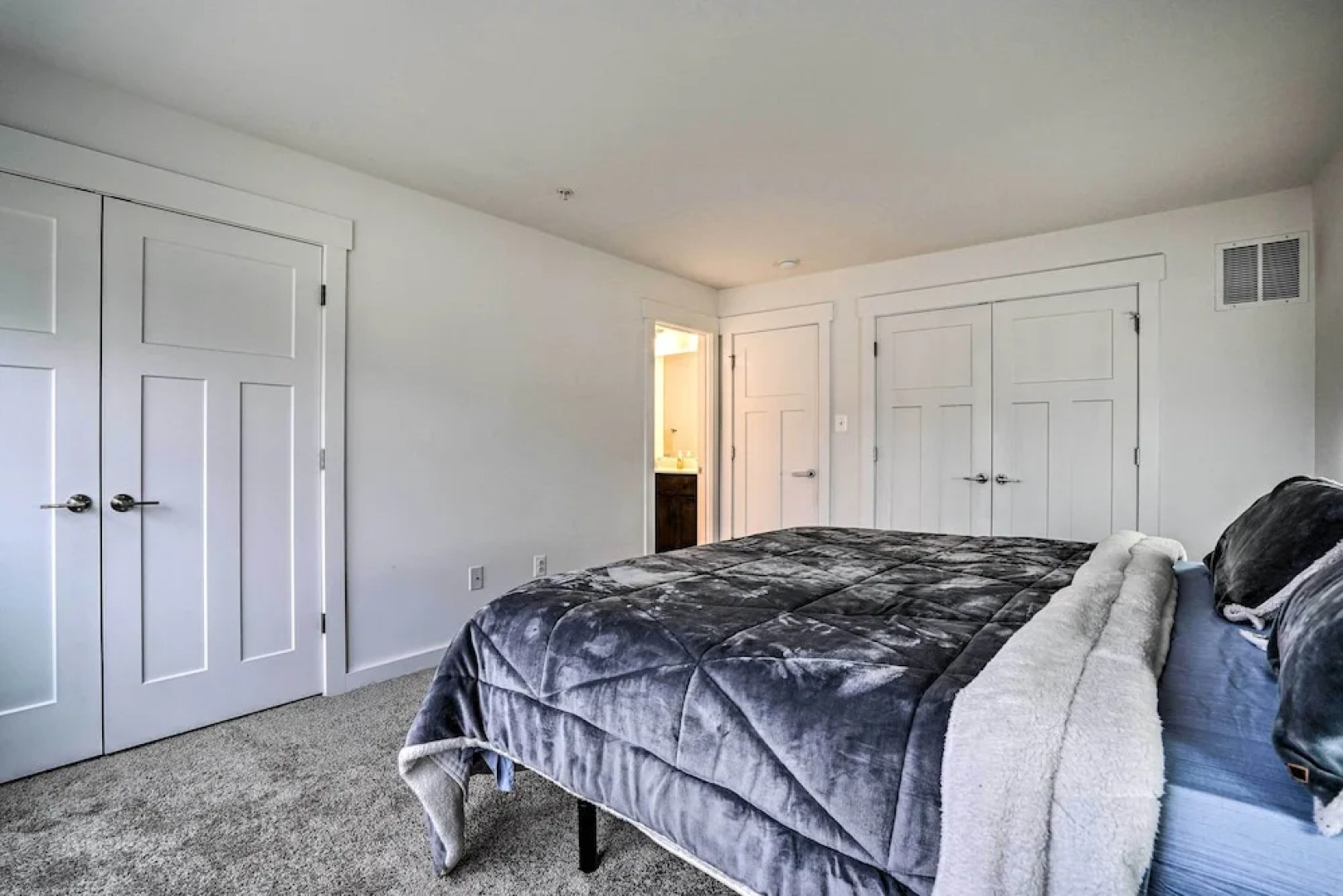 Modern Townhome 4 Mi to Downtown Frederick!