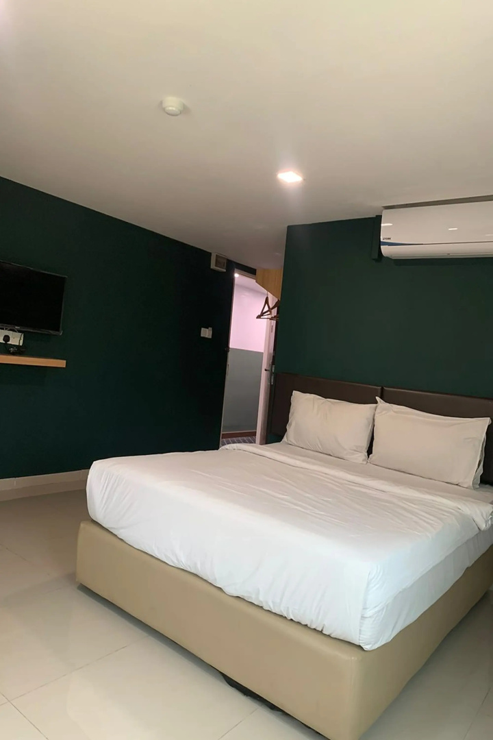 Room V @ Jalan Megat