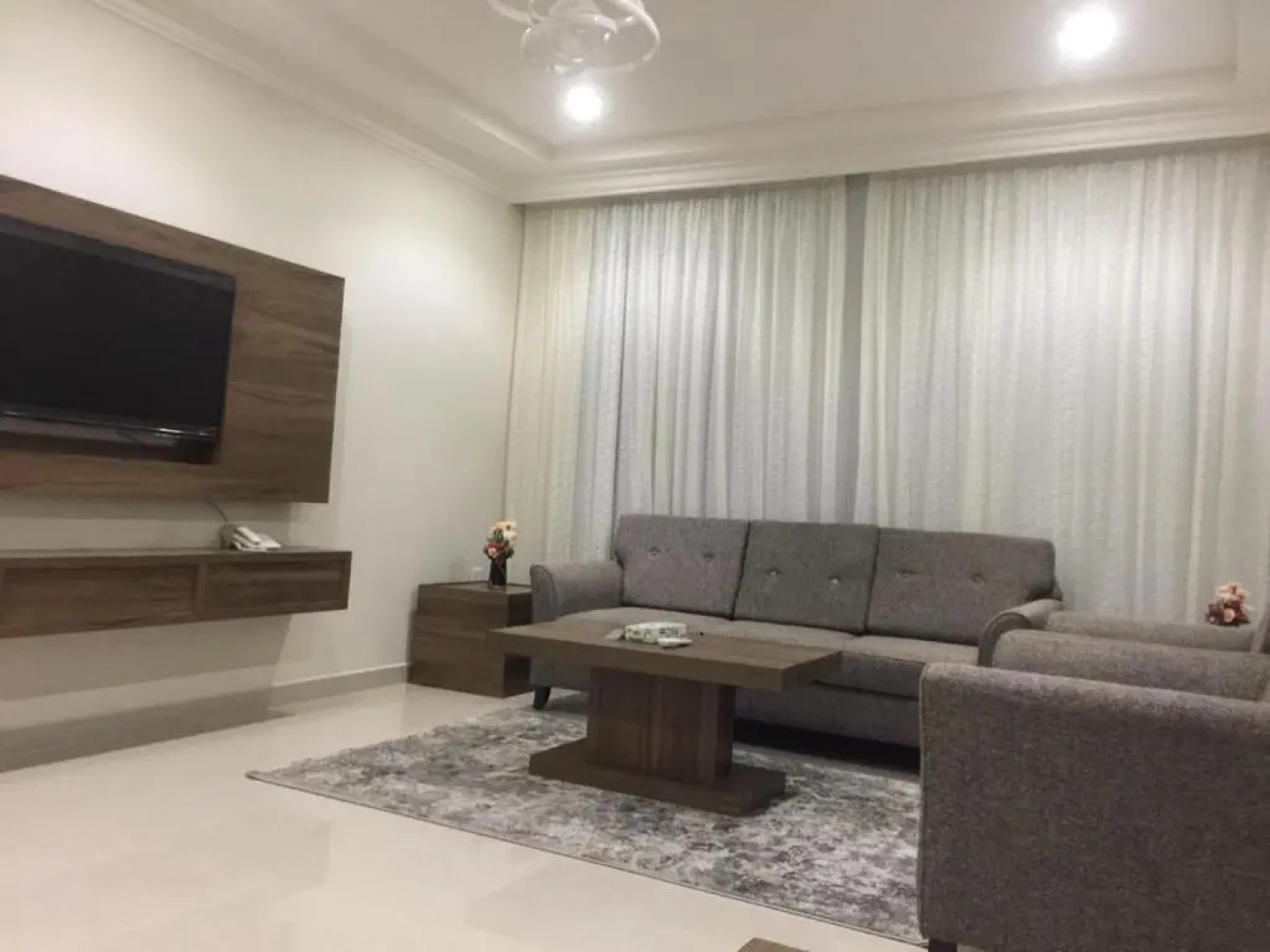 World of Violet فيوليت