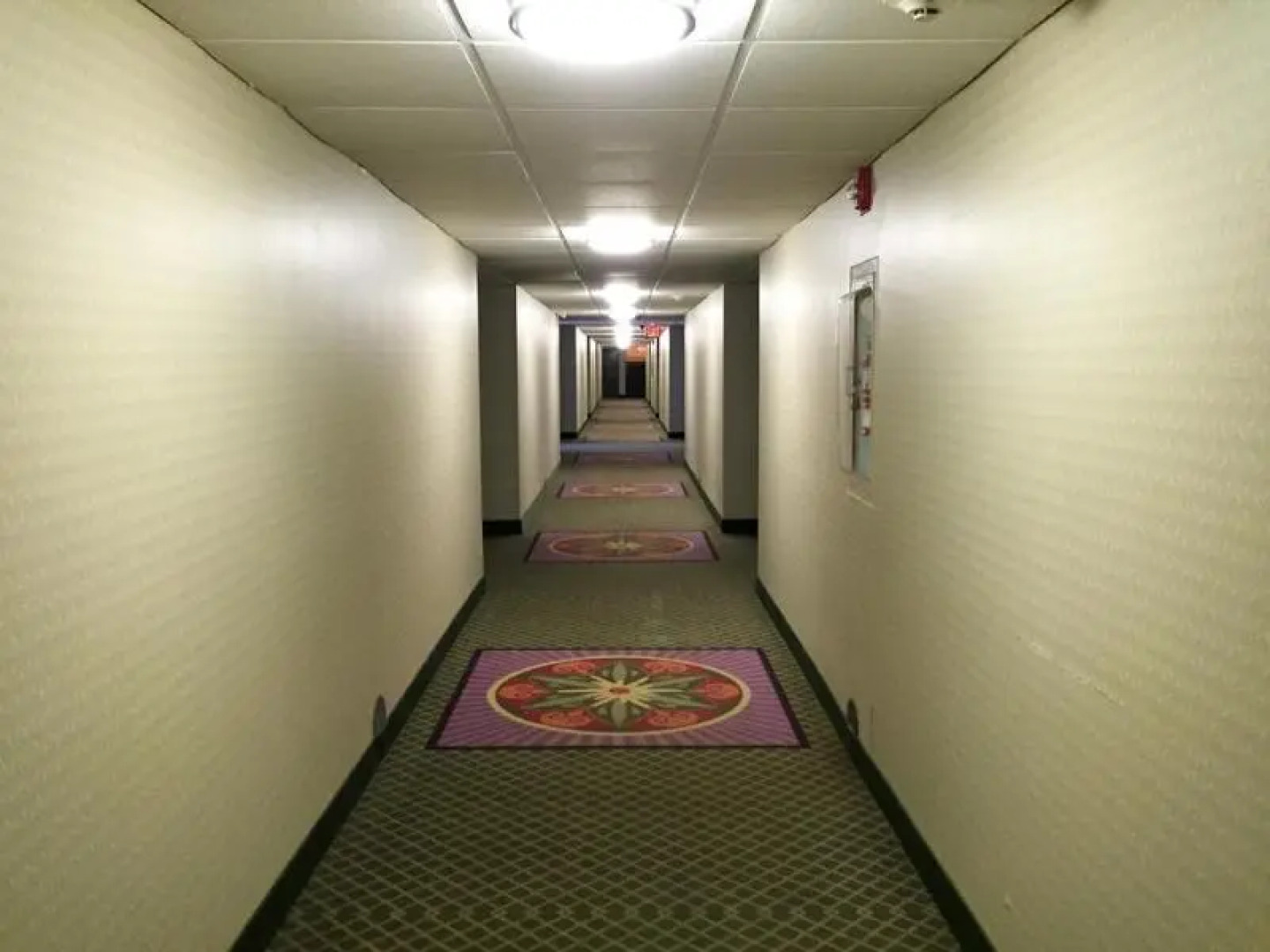 Badlands Inn & Suites