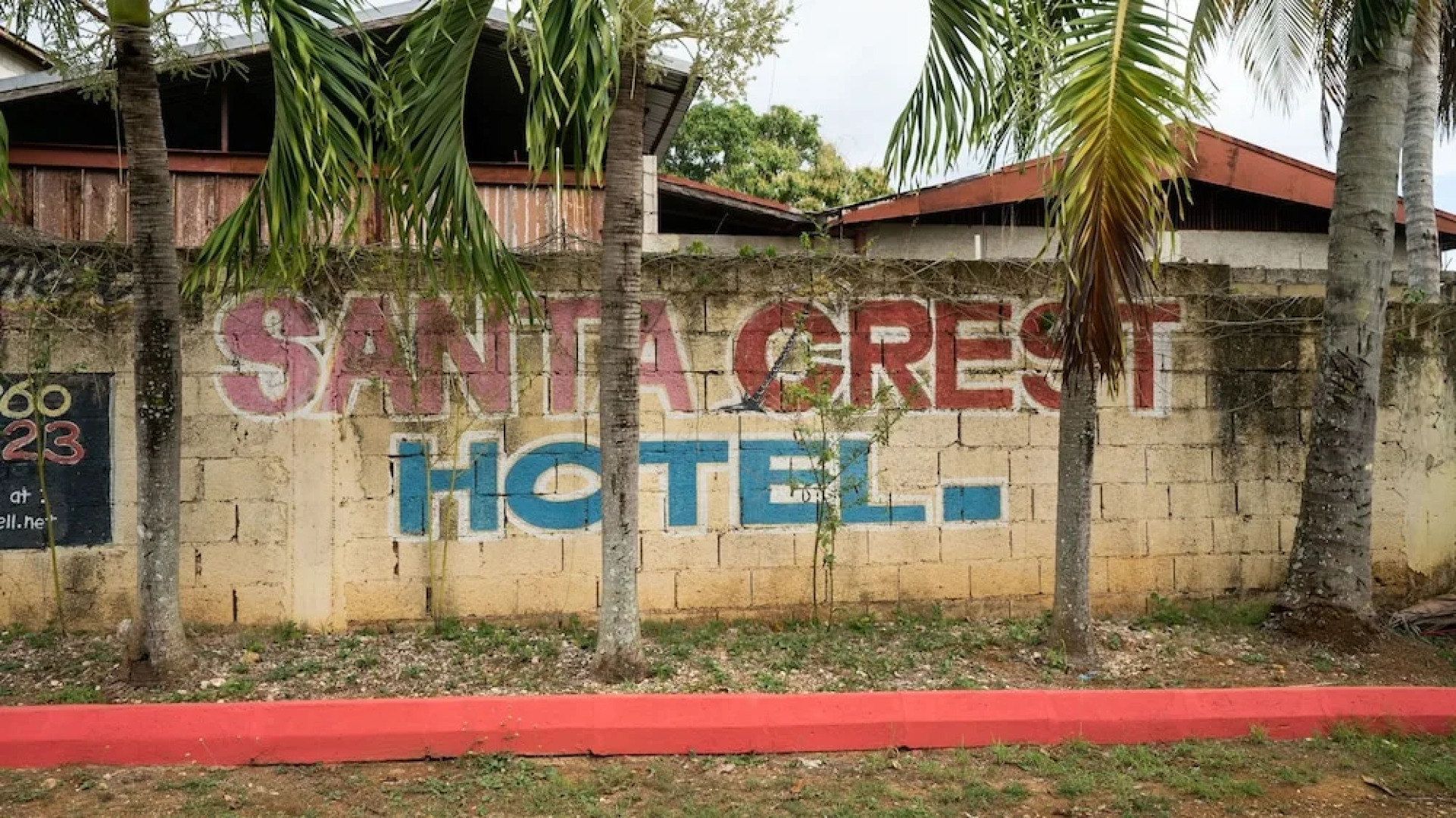 Santa Crest Hotel