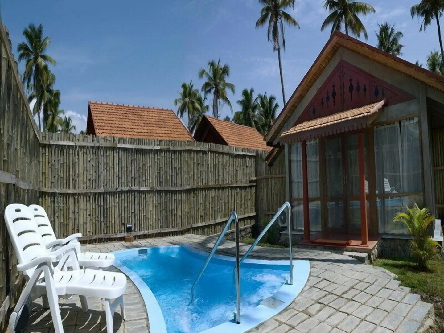 Abad Whispering Palms