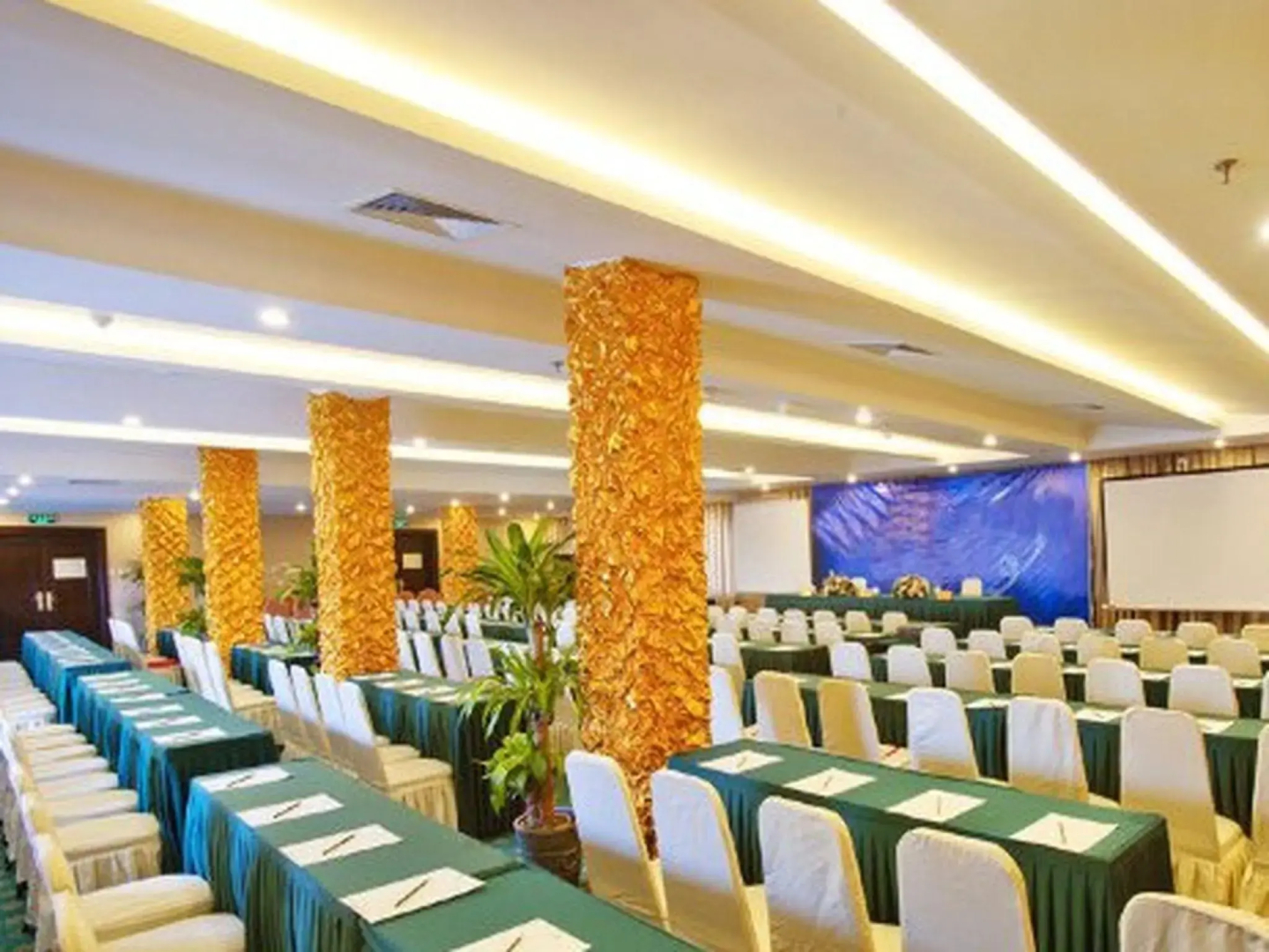 Dong Fang Hotel