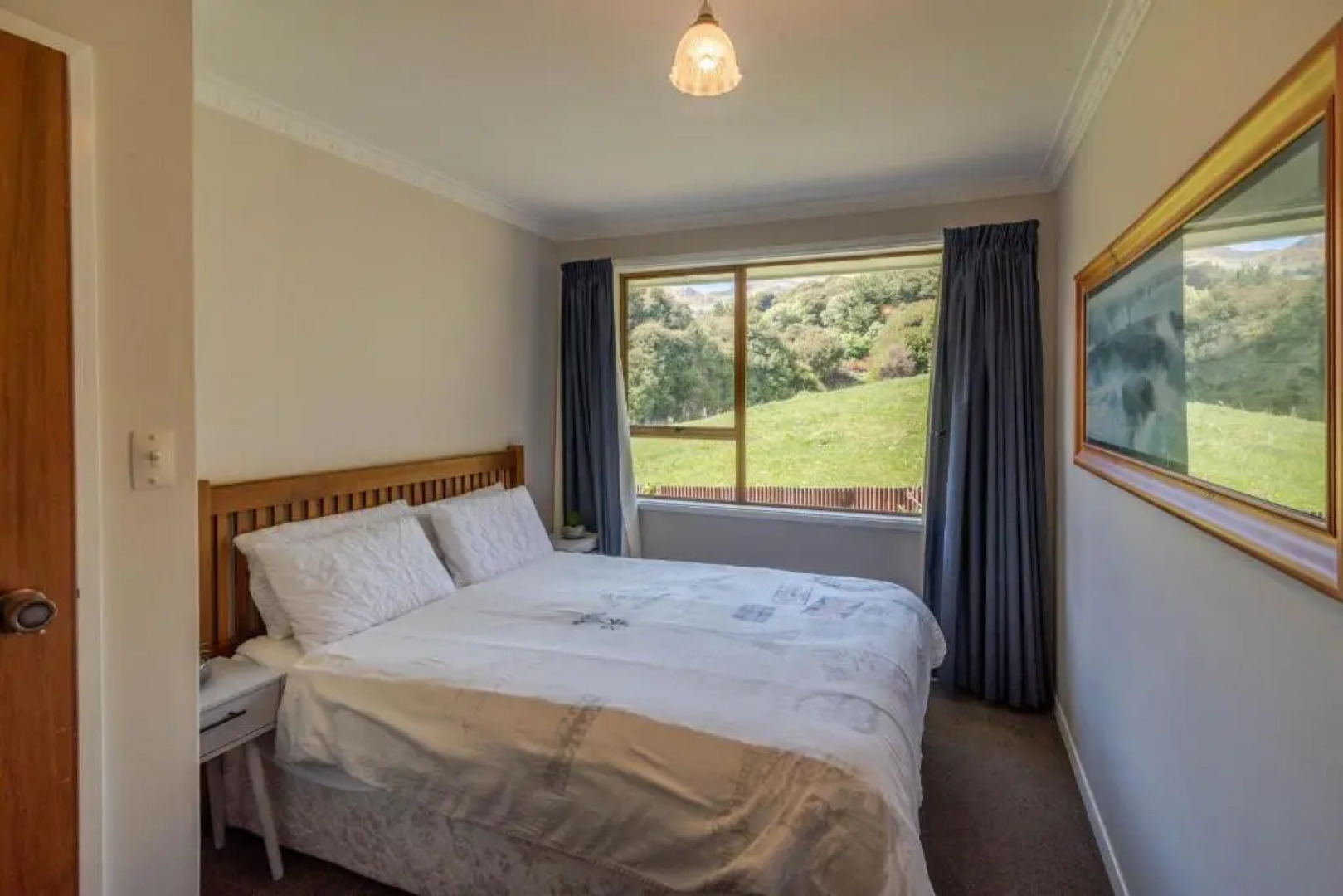 Hilltop Haven - Akaroa Holiday Home