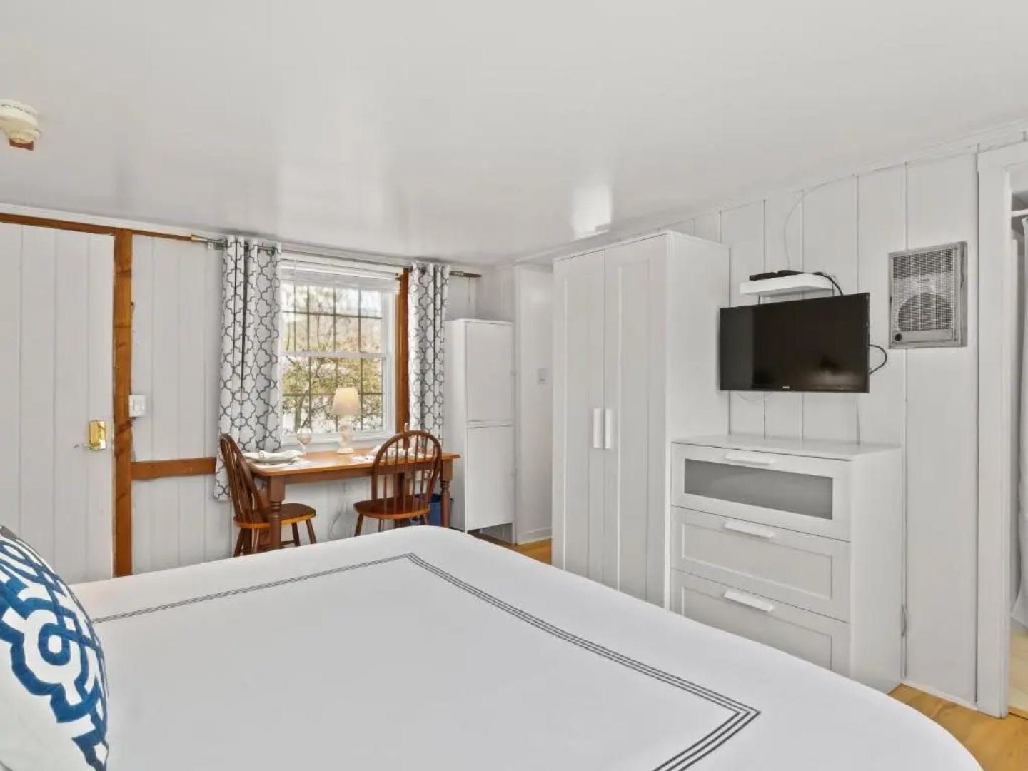 The Seagrove Suites & Guest Rooms