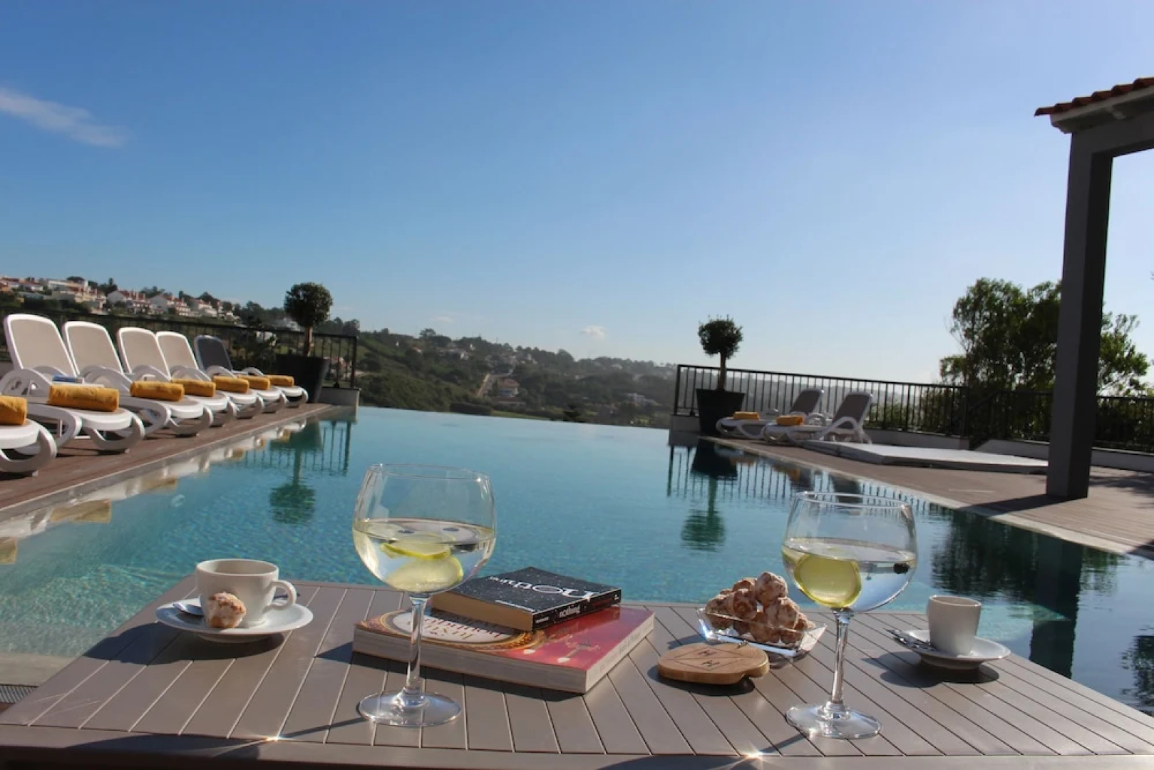 Hillside House Suites & Spa