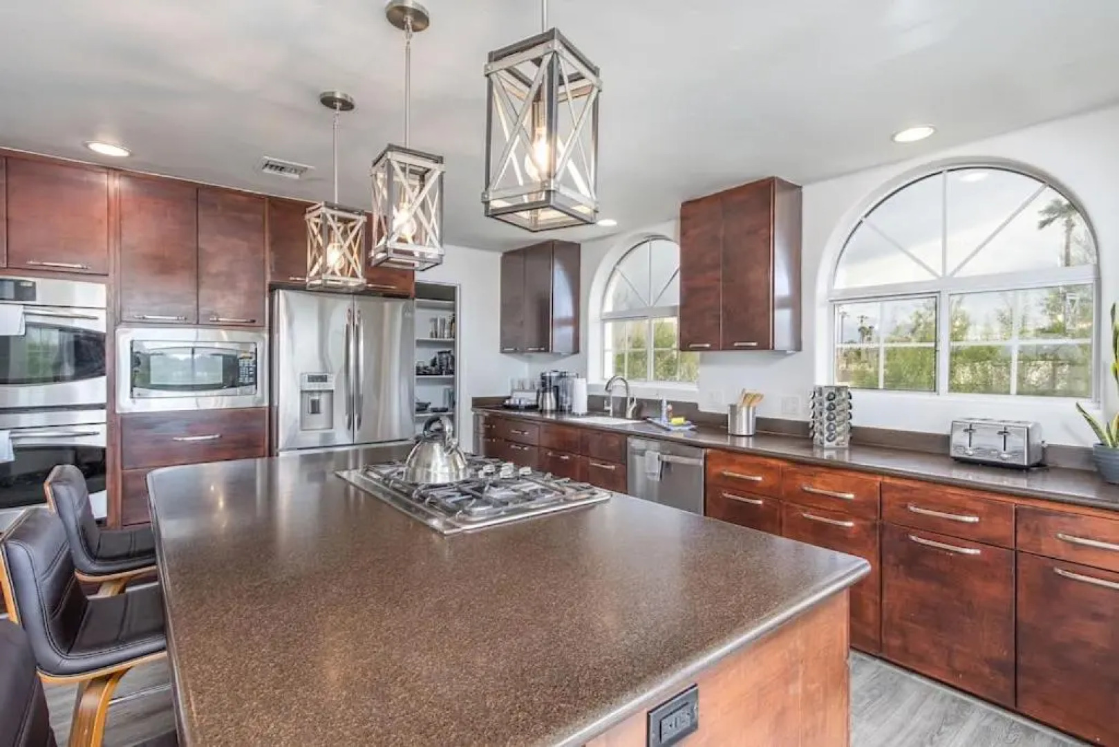 Luxury Estate in Prime Location w Panoramic views of Lake Havasu