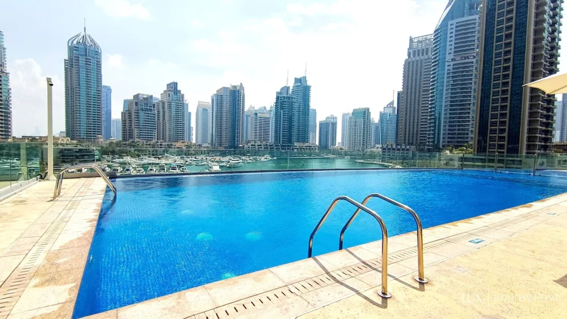 LUX  Cayan Superior Suite 4 Dubai Marina