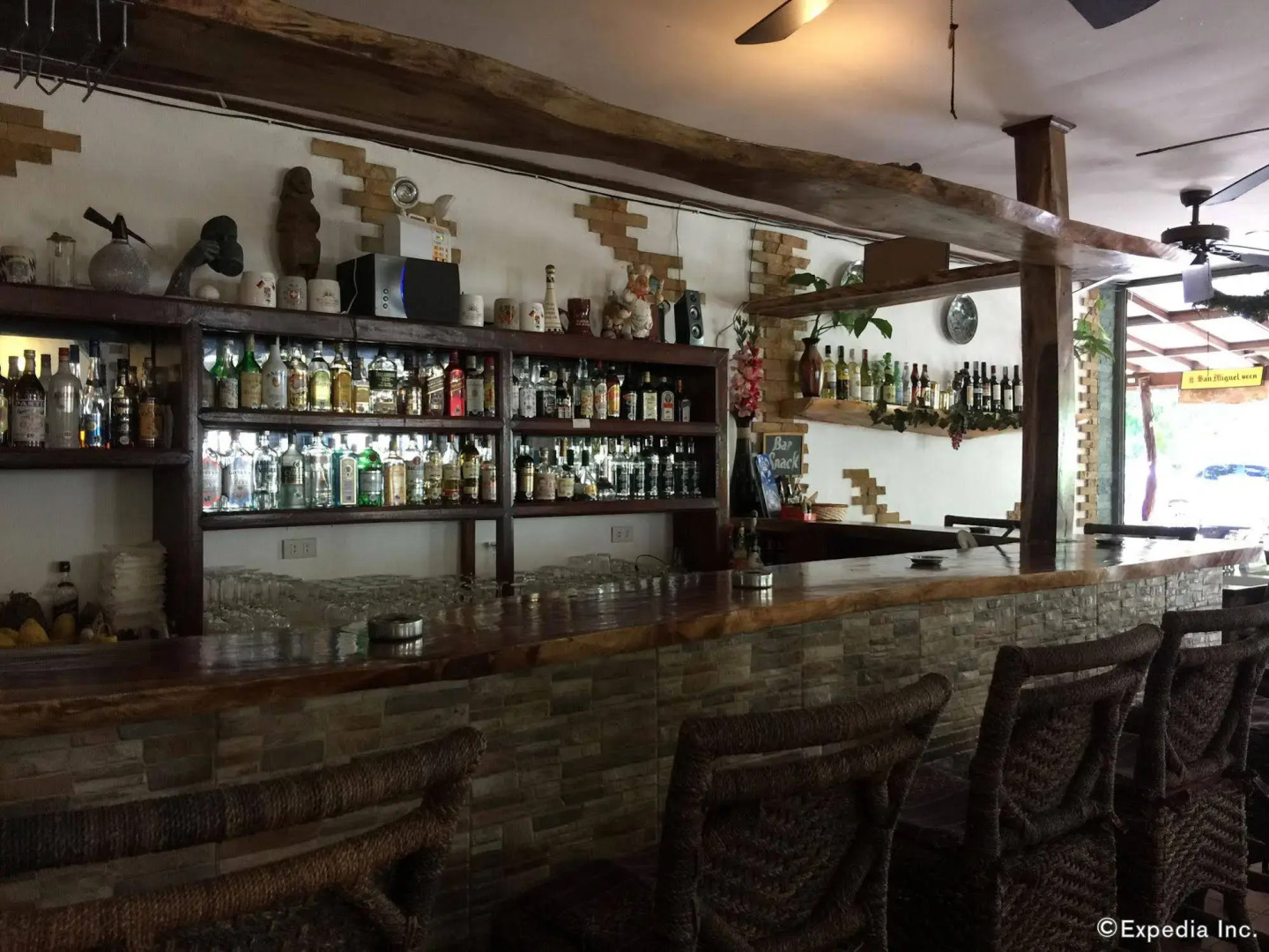 TipTop Hotel, Resto and Delishop