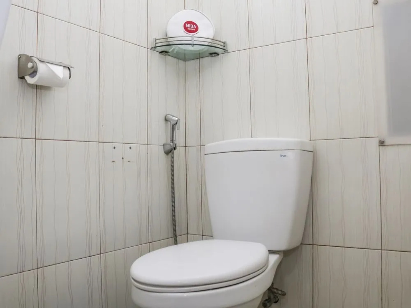 Ten House Guest & Resto by RedDoorz