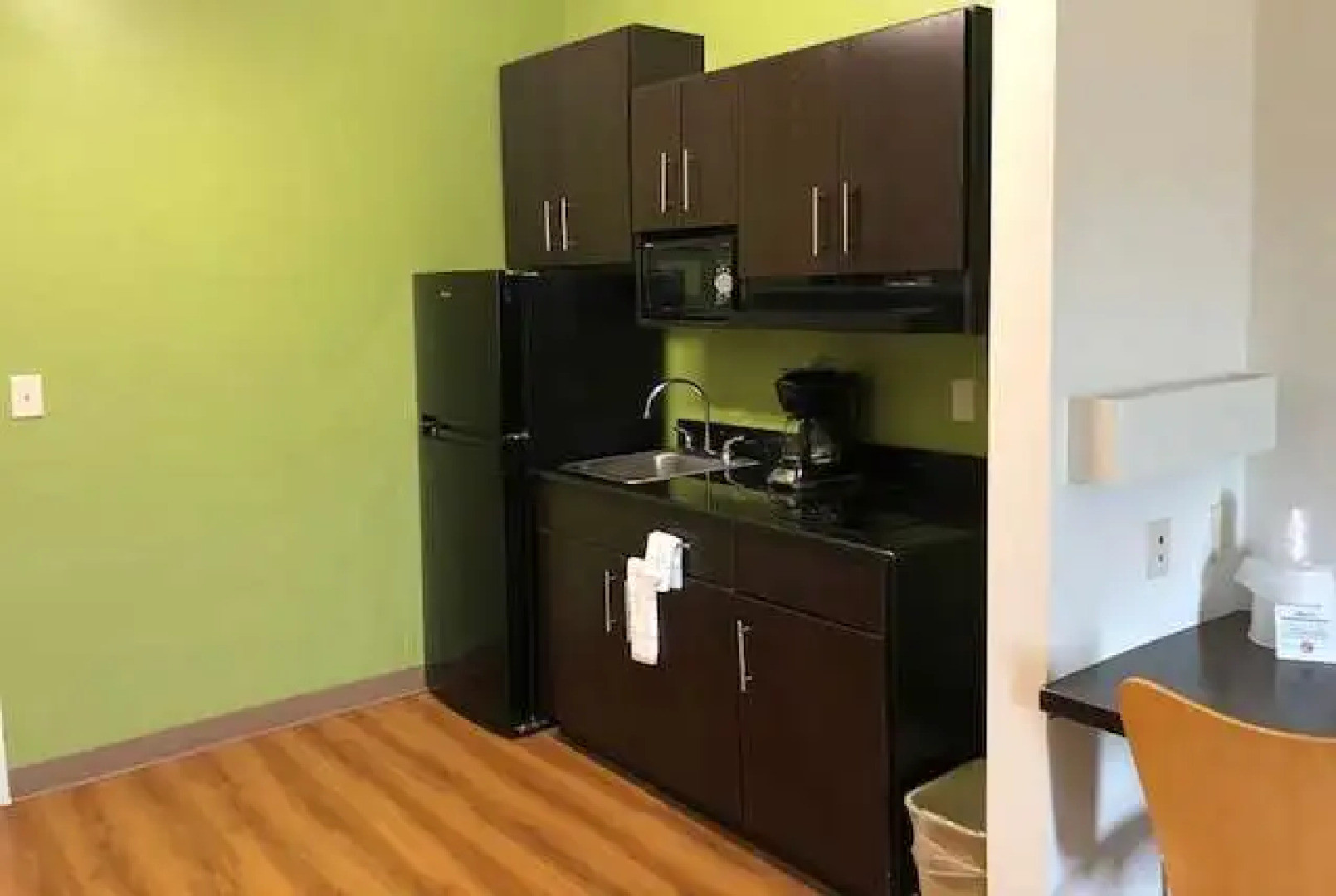 Super 8 by Wyndham Kenedy