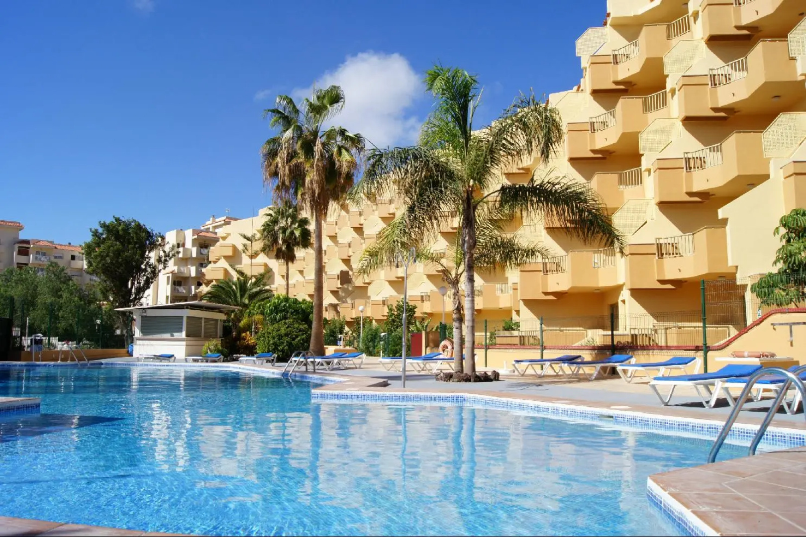 Playaolid Suites & Apartments