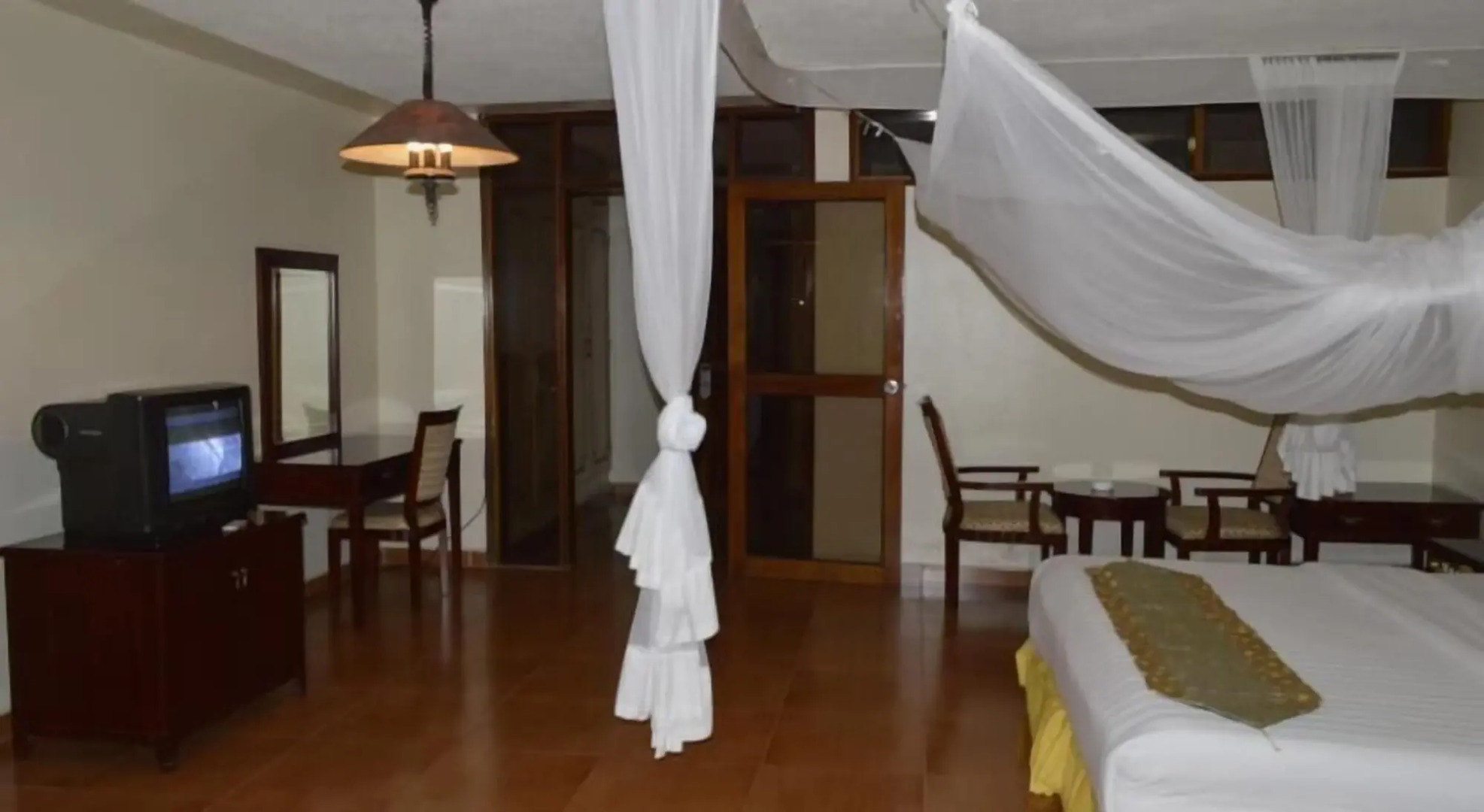 International hotel 2000