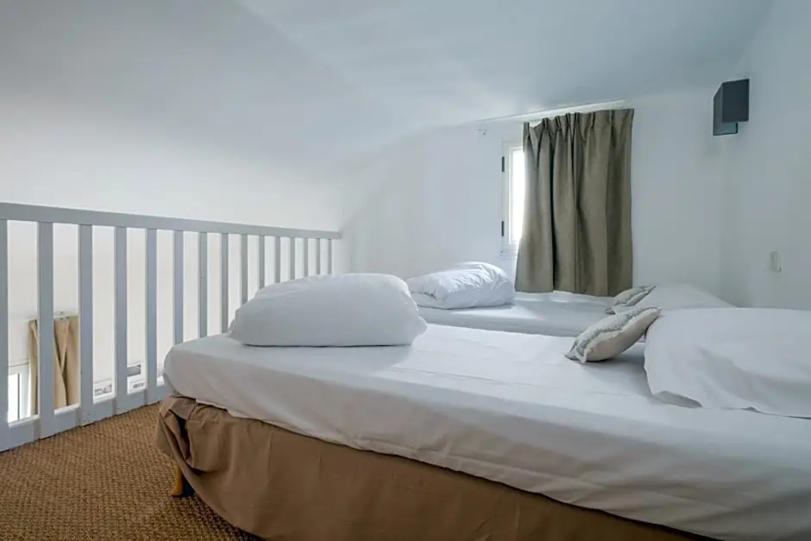 LÎle Ô Château (ex Les Douves)