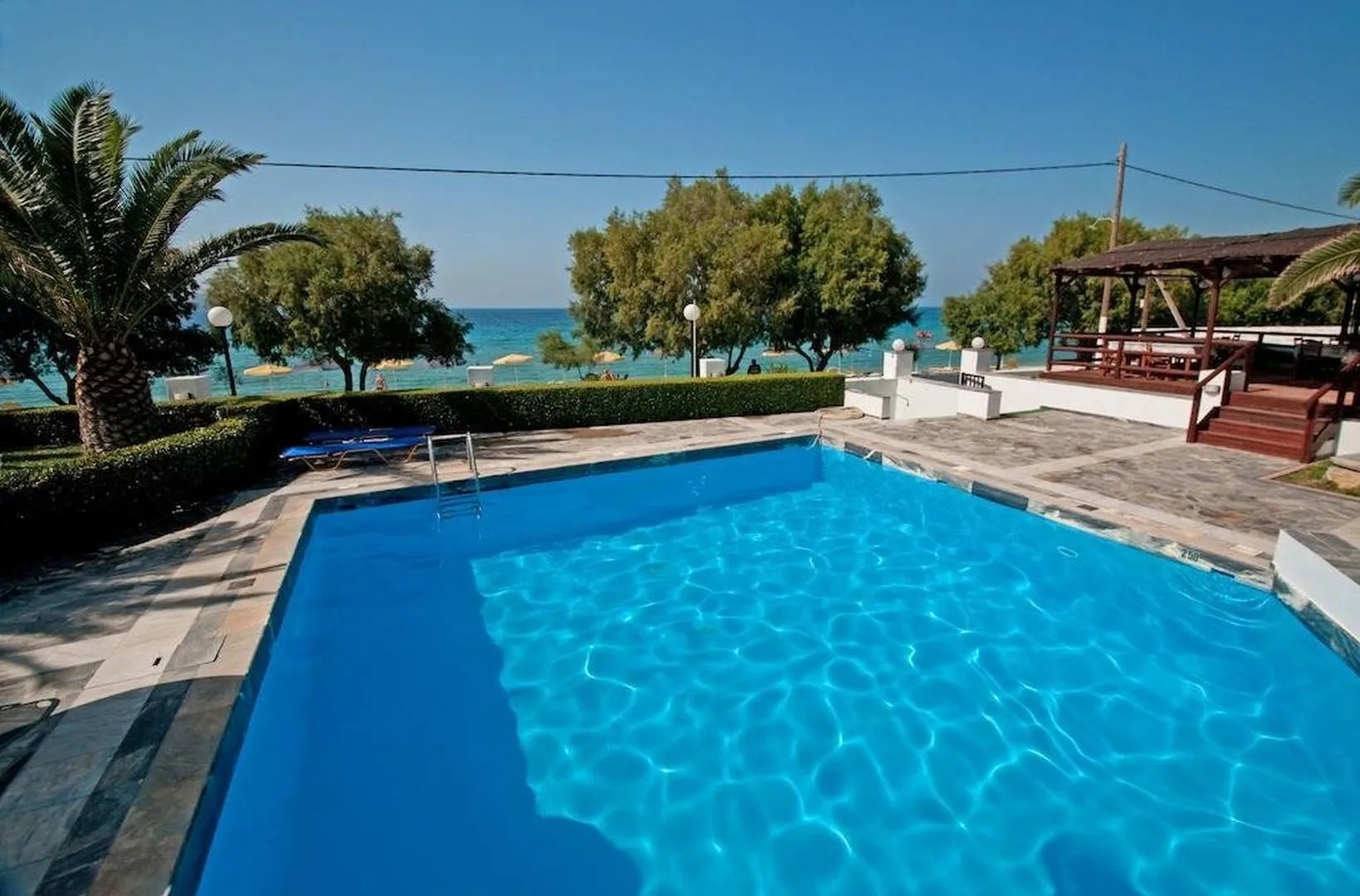 Zefiros Beach Hotel