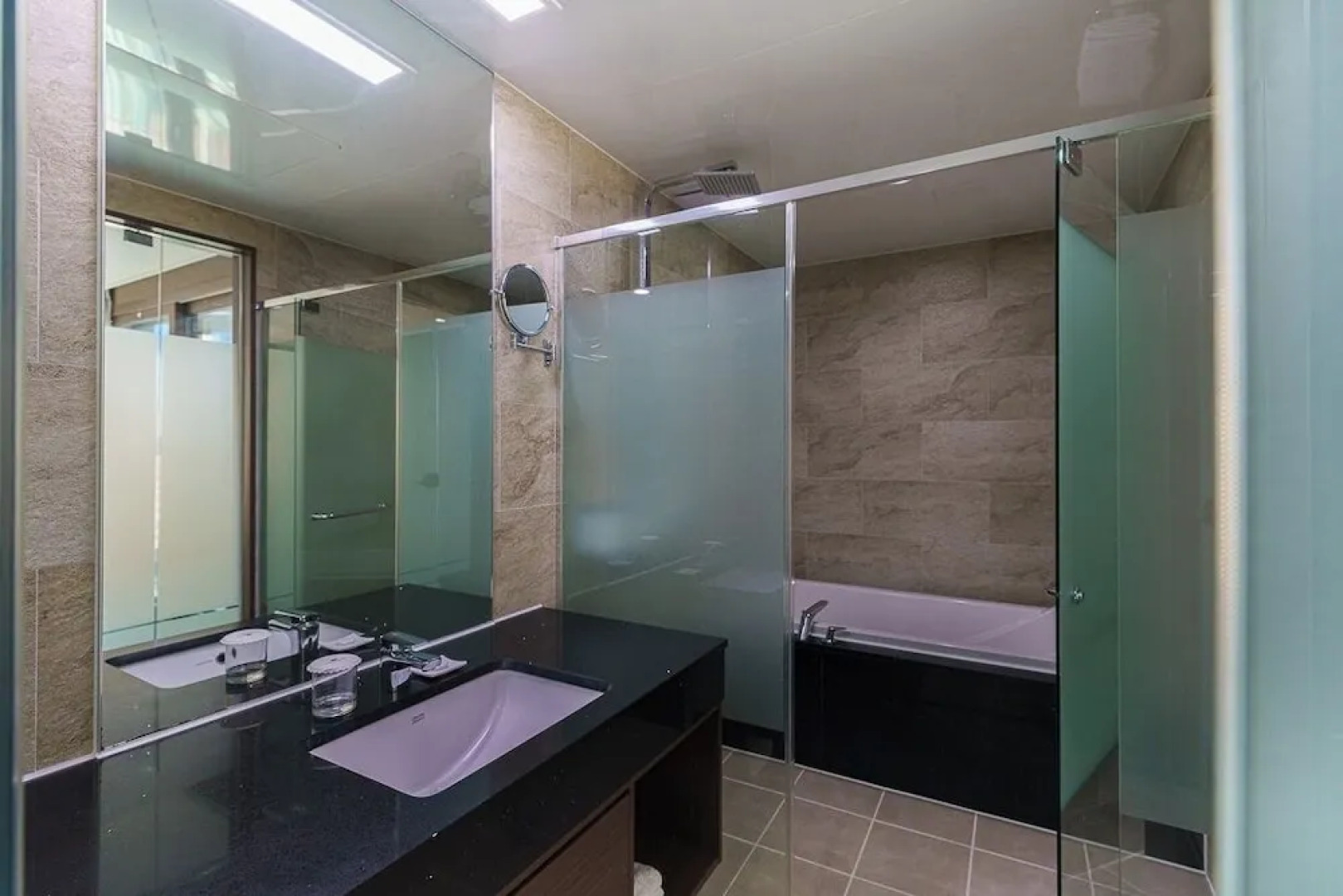 Jinju Raon Stay in Perla