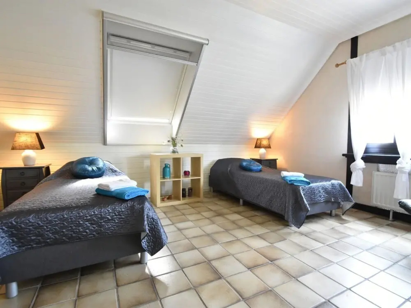 Spacious Mansion With Meadow View in Bruinisse