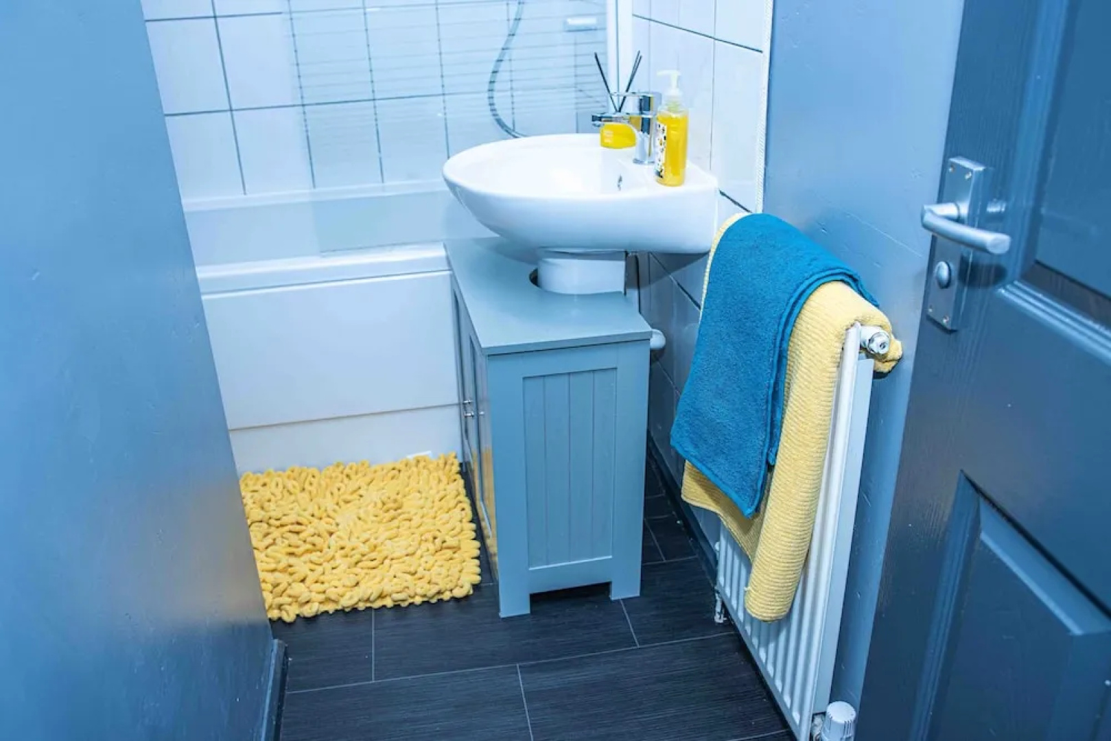 Dudley 3bedroom Home-perfect for Long & Short Stay